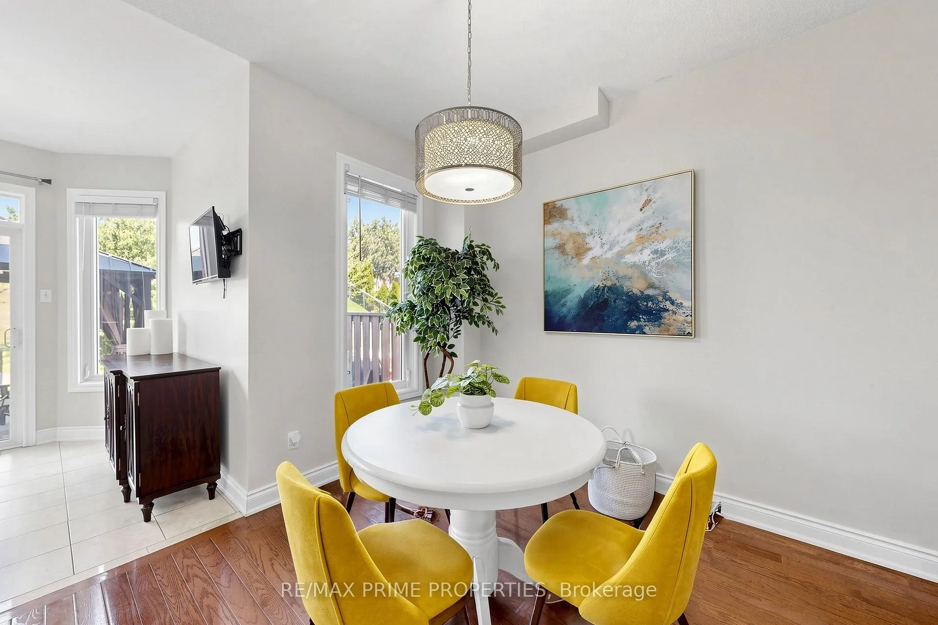 Photo 7 of 68 Harbourtown Crescent, Brampton, Madoc — HOMEH