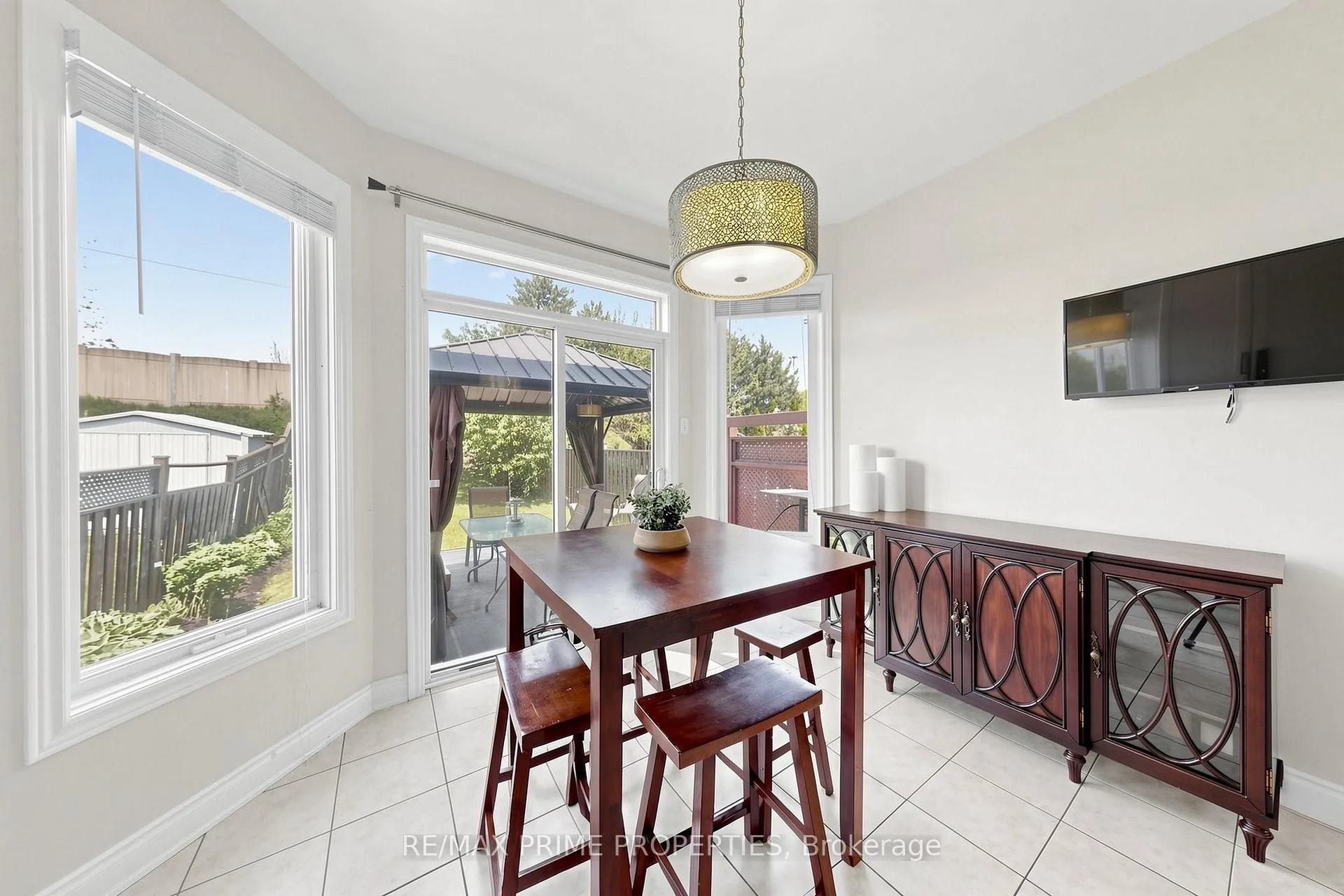 Photo 14 of 68 Harbourtown Crescent, Brampton, Madoc — HOMEH