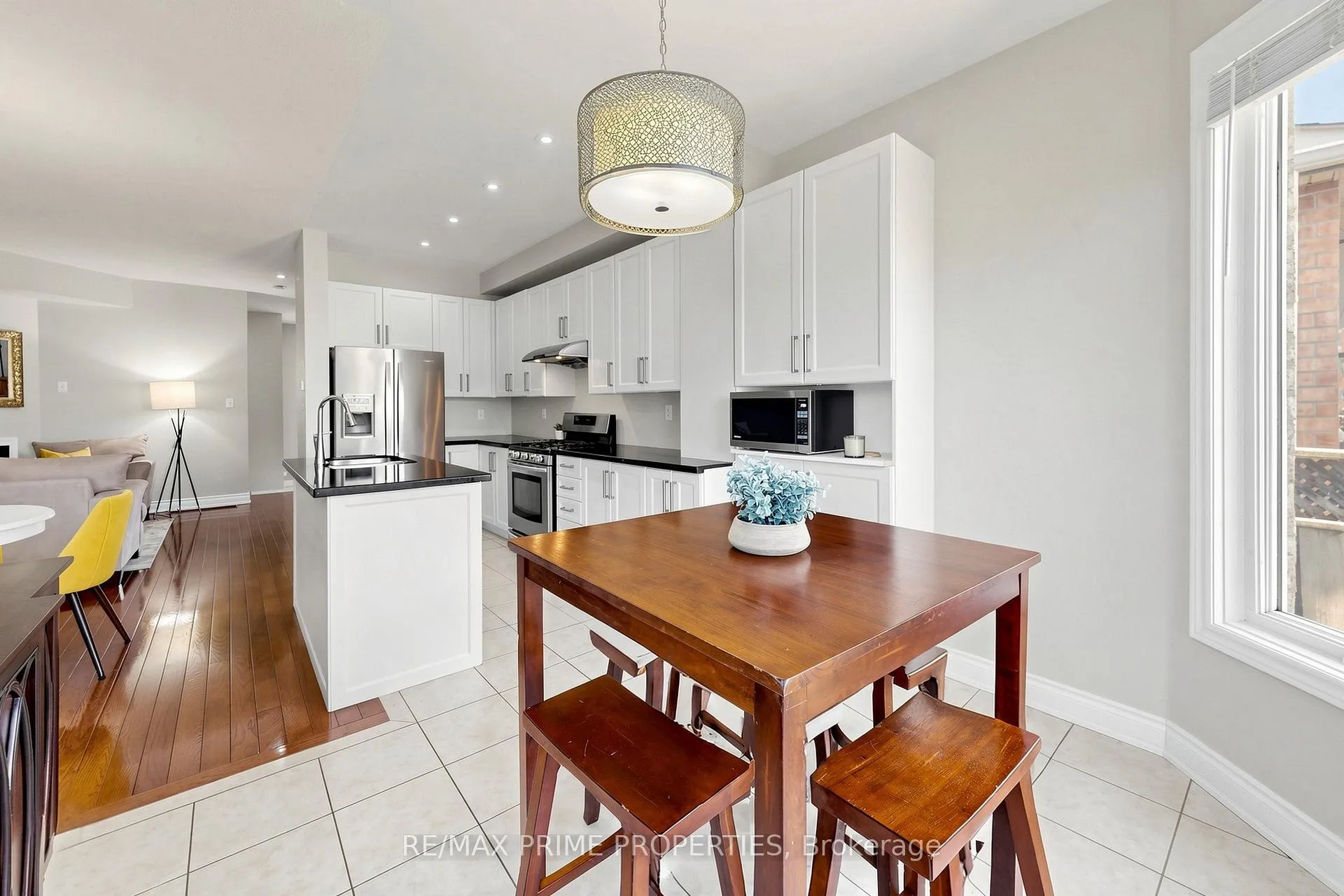 Photo 16 of 68 Harbourtown Crescent, Brampton, Madoc — HOMEH