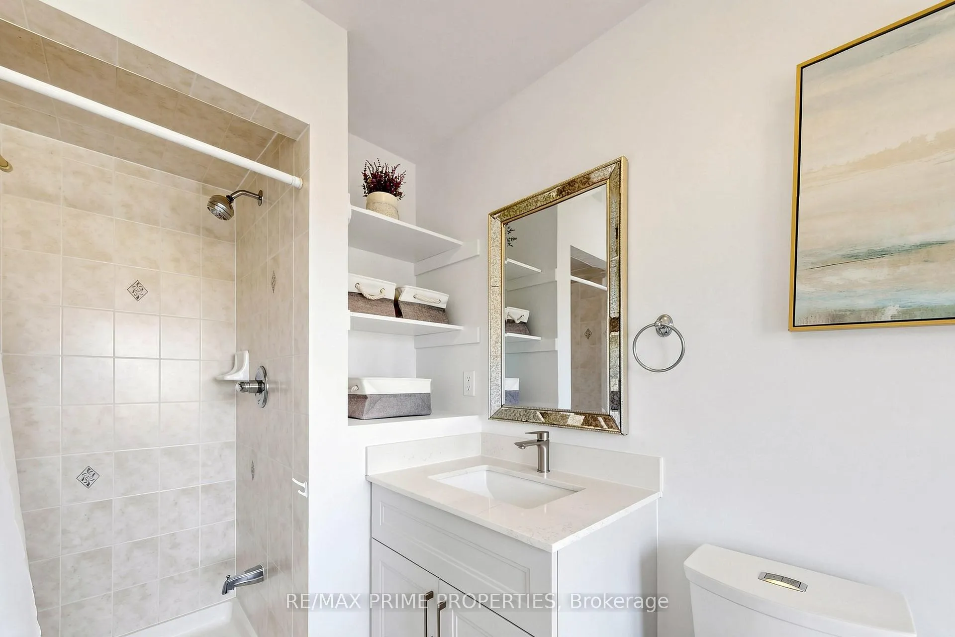 Photo 23 of 68 Harbourtown Crescent, Brampton, Madoc — HOMEH