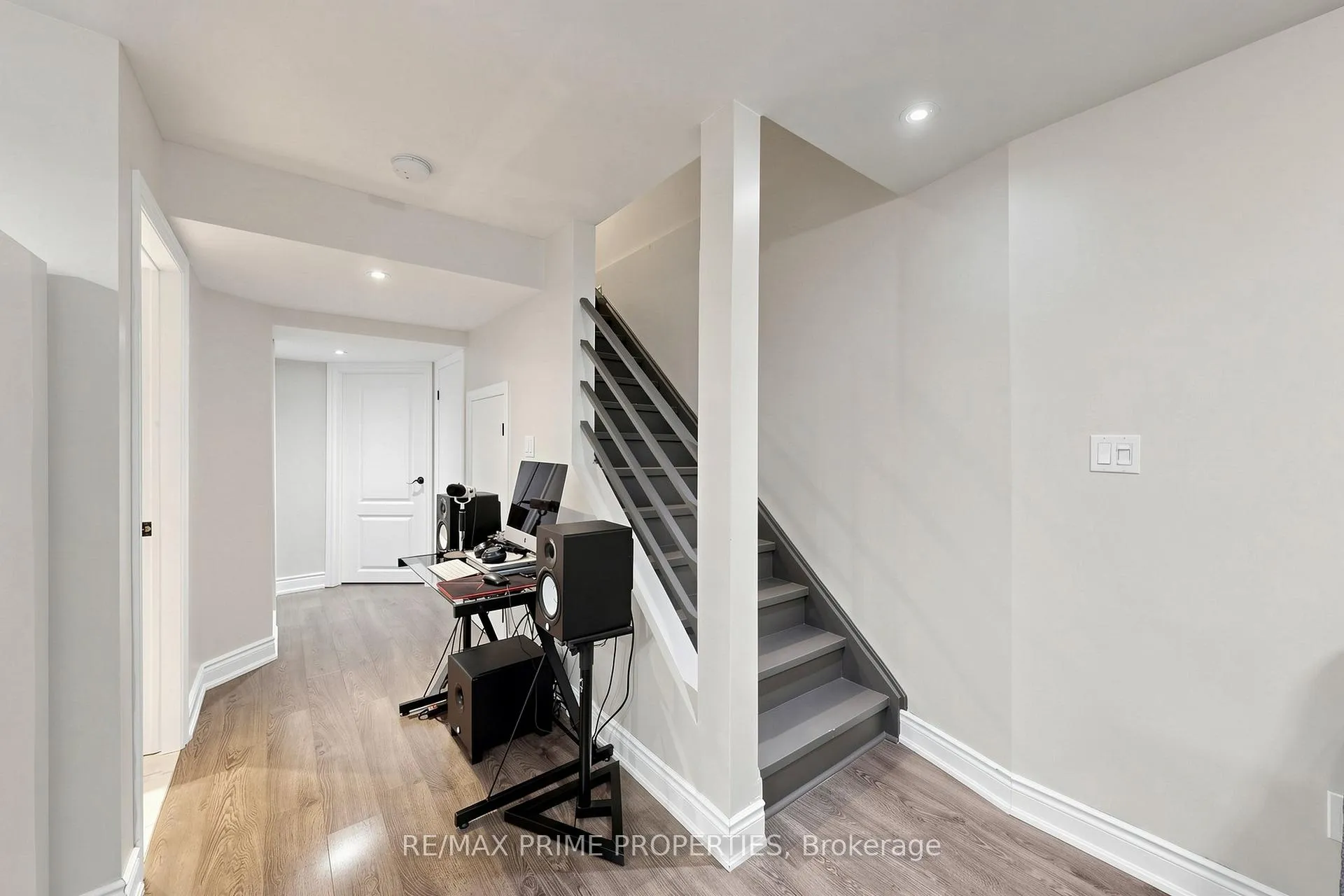 Photo 30 of 68 Harbourtown Crescent, Brampton, Madoc — HOMEH