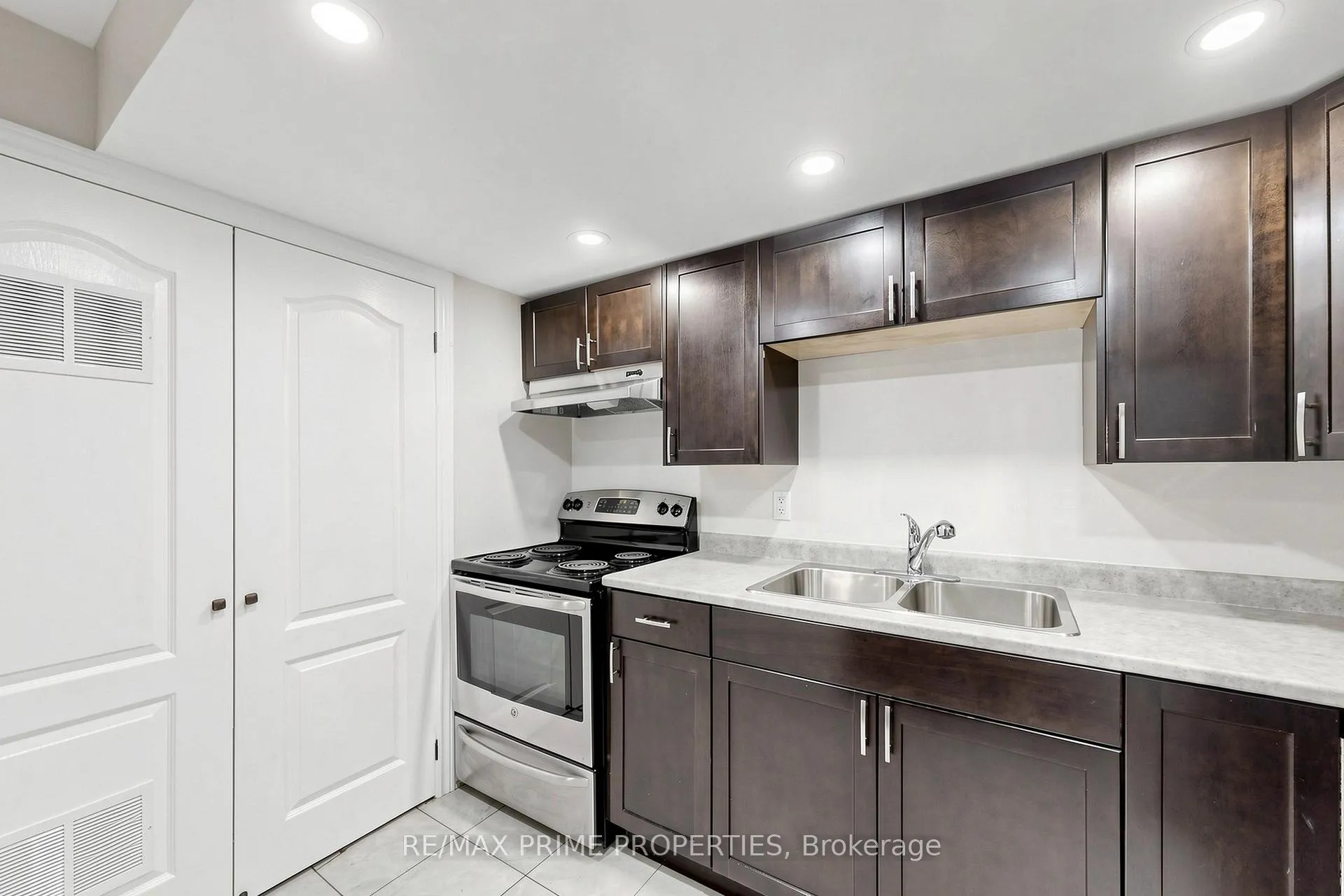 Photo 34 of 68 Harbourtown Crescent, Brampton, Madoc — HOMEH