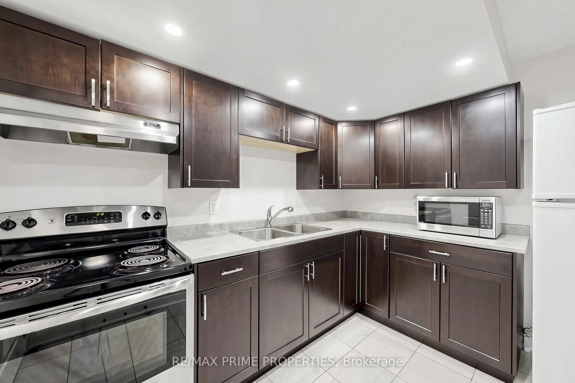 Photo 35 of 68 Harbourtown Crescent, Brampton, Madoc — HOMEH