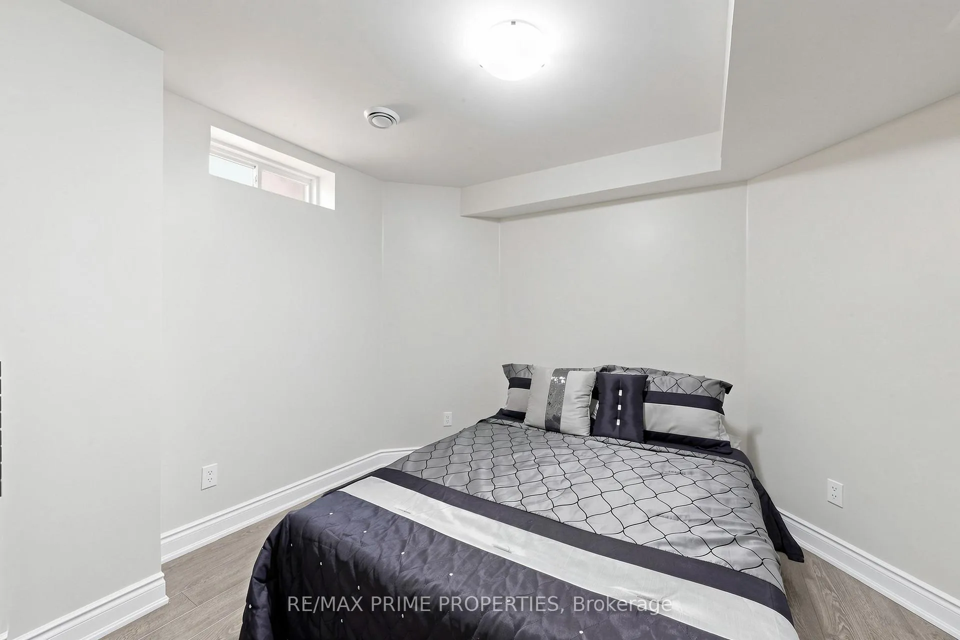 Photo 37 of 68 Harbourtown Crescent, Brampton, Madoc — HOMEH