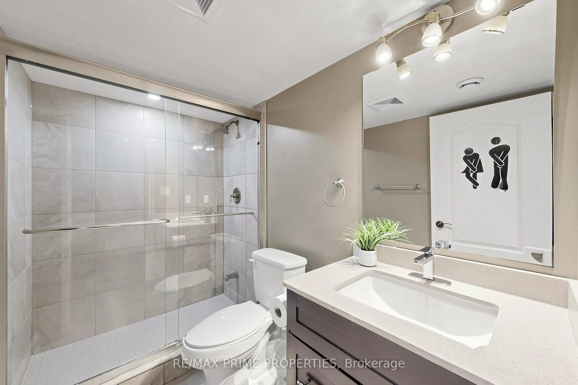 Photo 39 of 68 Harbourtown Crescent, Brampton, Madoc — HOMEH