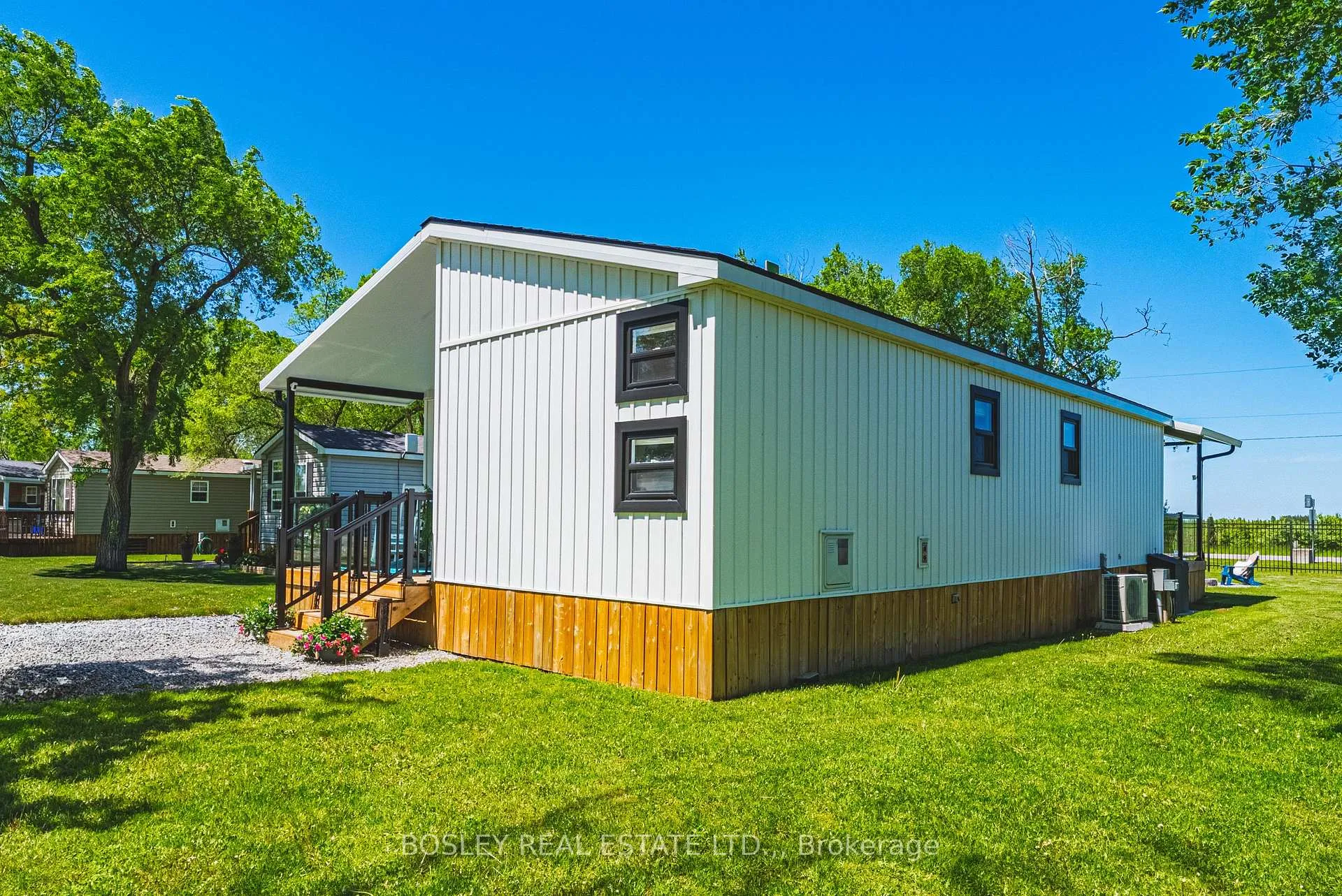 Photo of Unit 522, 1501 Line 8 Road