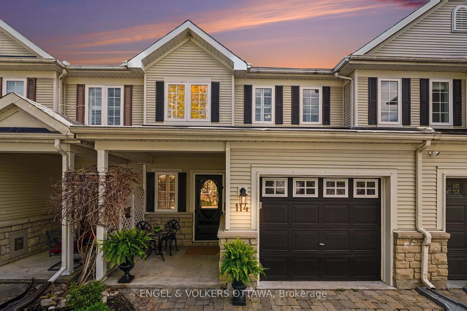 Photo 1 of 114 Rustwood Private, Ottawa, Barrhaven - Stonebridge — HOMEH