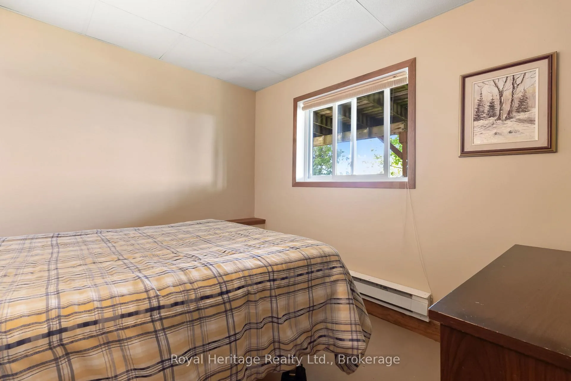 Photo 13 of 866 Cedar Glen Road, Kawartha Lakes, Verulam — HOMEH