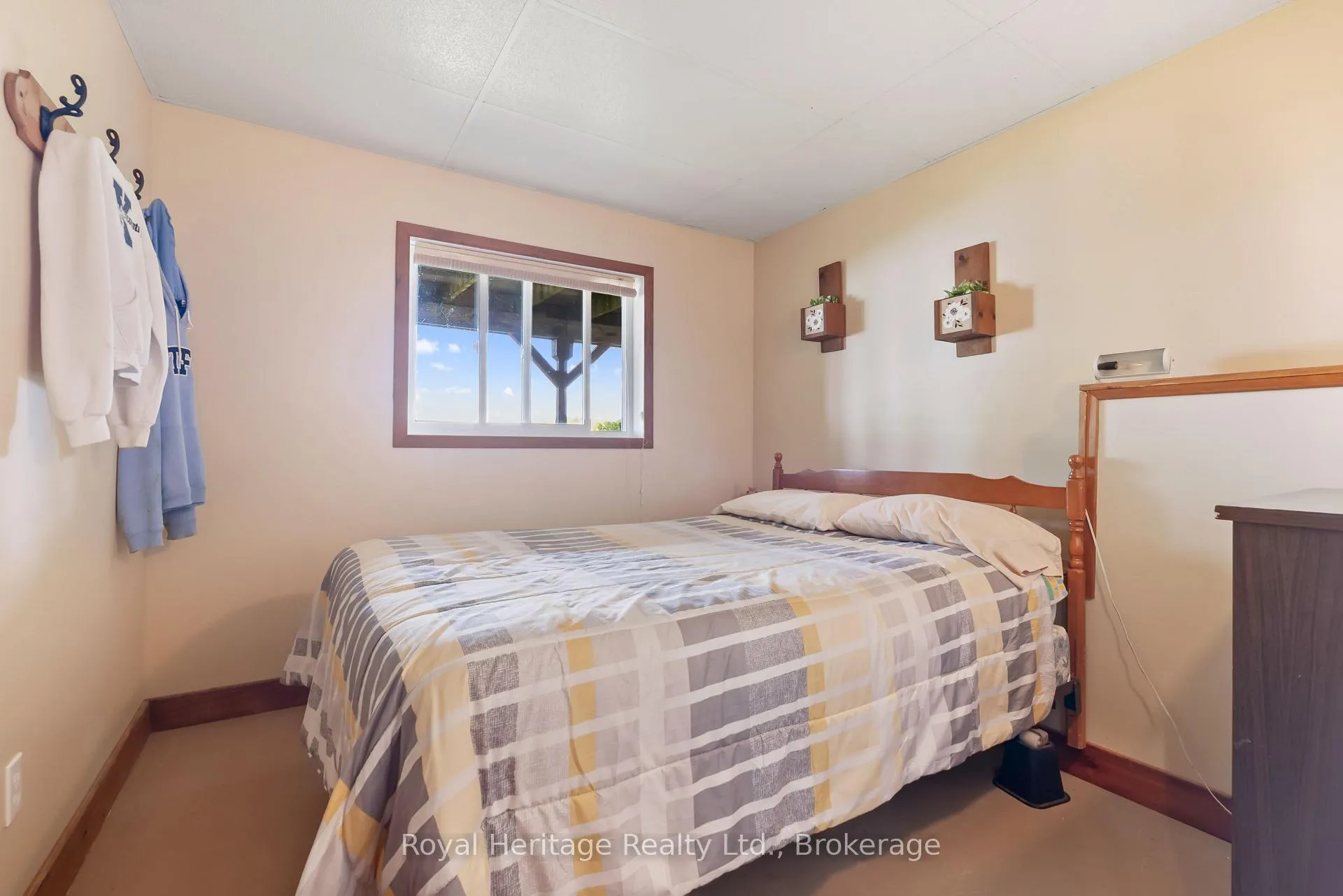 Photo 14 of 866 Cedar Glen Road, Kawartha Lakes, Verulam — HOMEH