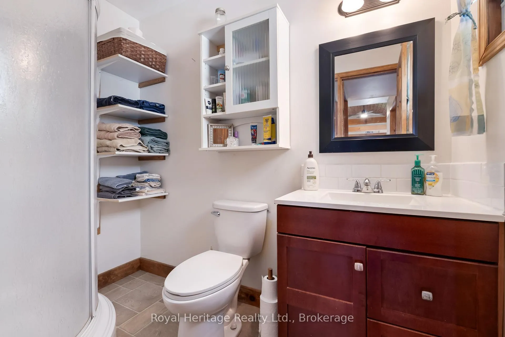 Photo 15 of 866 Cedar Glen Road, Kawartha Lakes, Verulam — HOMEH