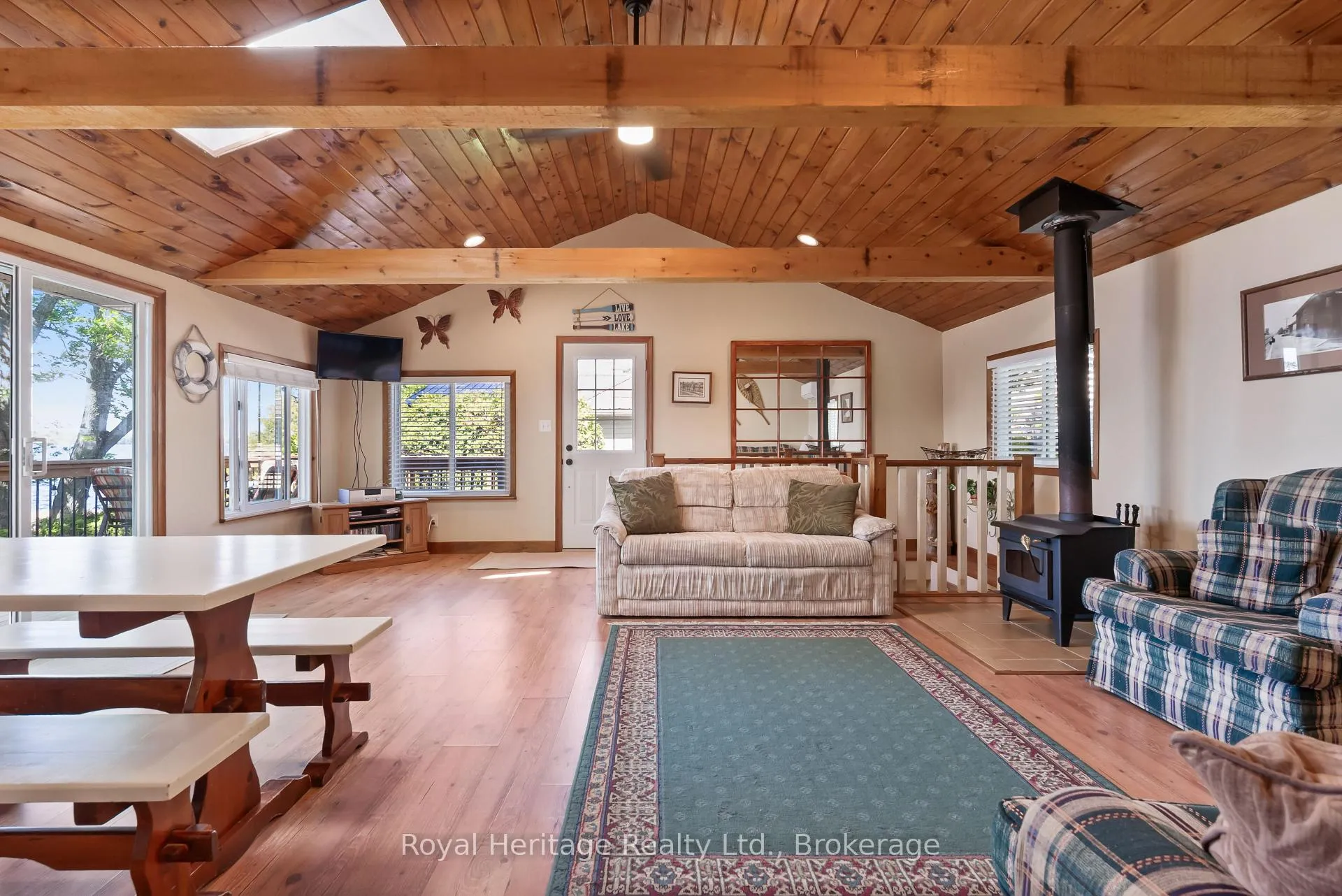 Photo 18 of 866 Cedar Glen Road, Kawartha Lakes, Verulam — HOMEH
