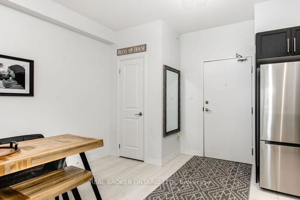 Photo 6 of Unit 609, 304 Essa Road, Barrie, 400 West — HOMEH