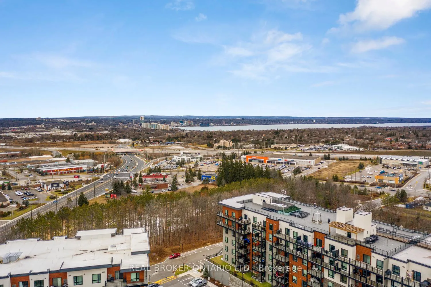 Photo 29 of Unit 609, 304 Essa Road, Barrie, 400 West — HOMEH
