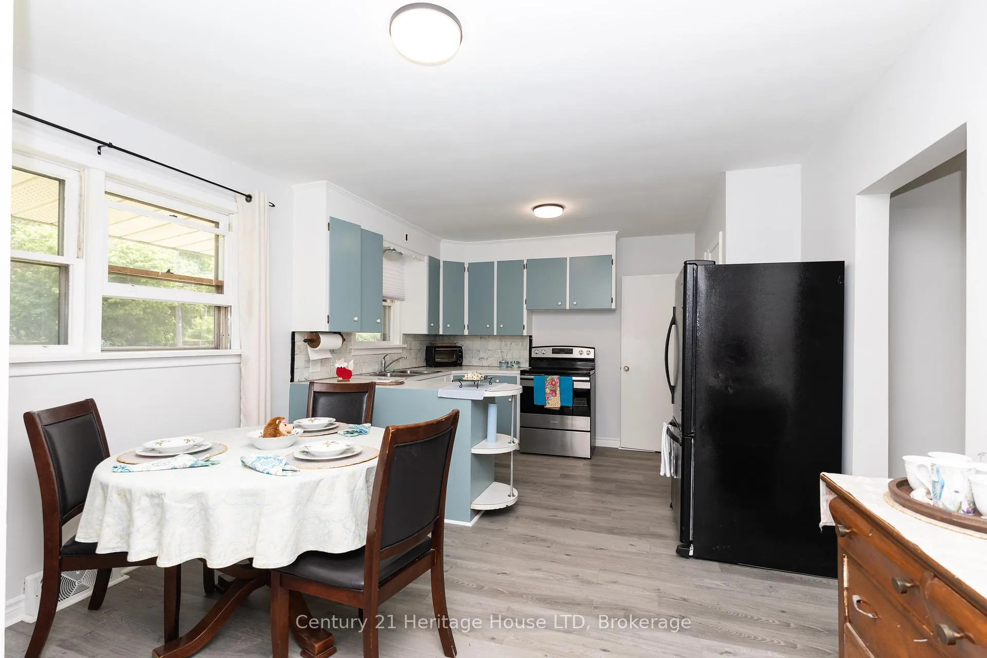 Photo 5 of 101 Bunting Road, St. Catharines, E. Chester — HOMEH