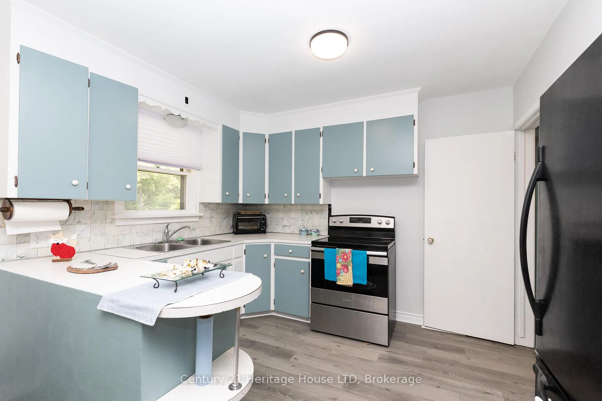 Photo 6 of 101 Bunting Road, St. Catharines, E. Chester — HOMEH