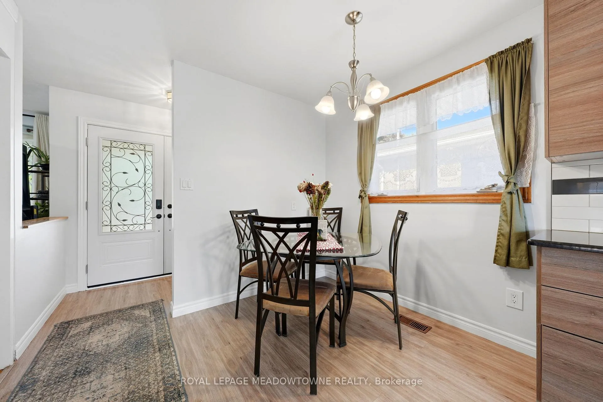 Photo 7 of 26 Moultrey Crescent, Halton Hills, Georgetown — HOMEH