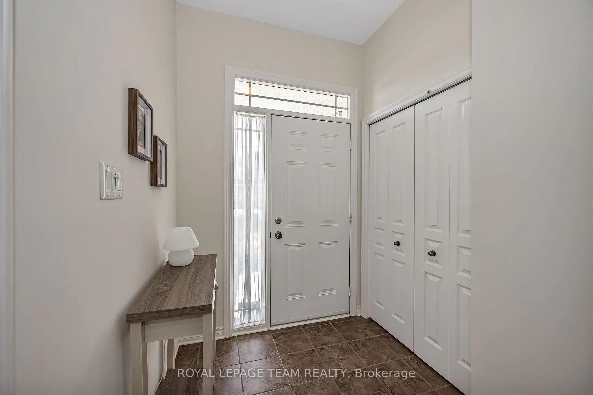 Photo 4 of 472 Celtic Ridge Crescent, Ottawa, Kanata - Morgan's Grant/South March — HOMEH