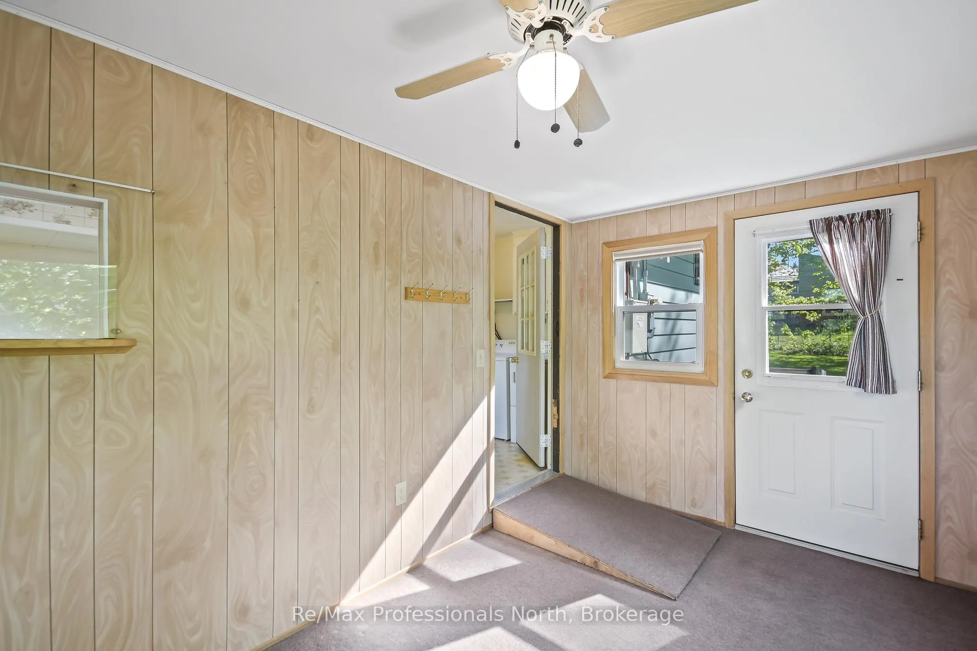 Photo 2 of 970 First Street S, Gravenhurst, Muskoka (S) — HOMEH