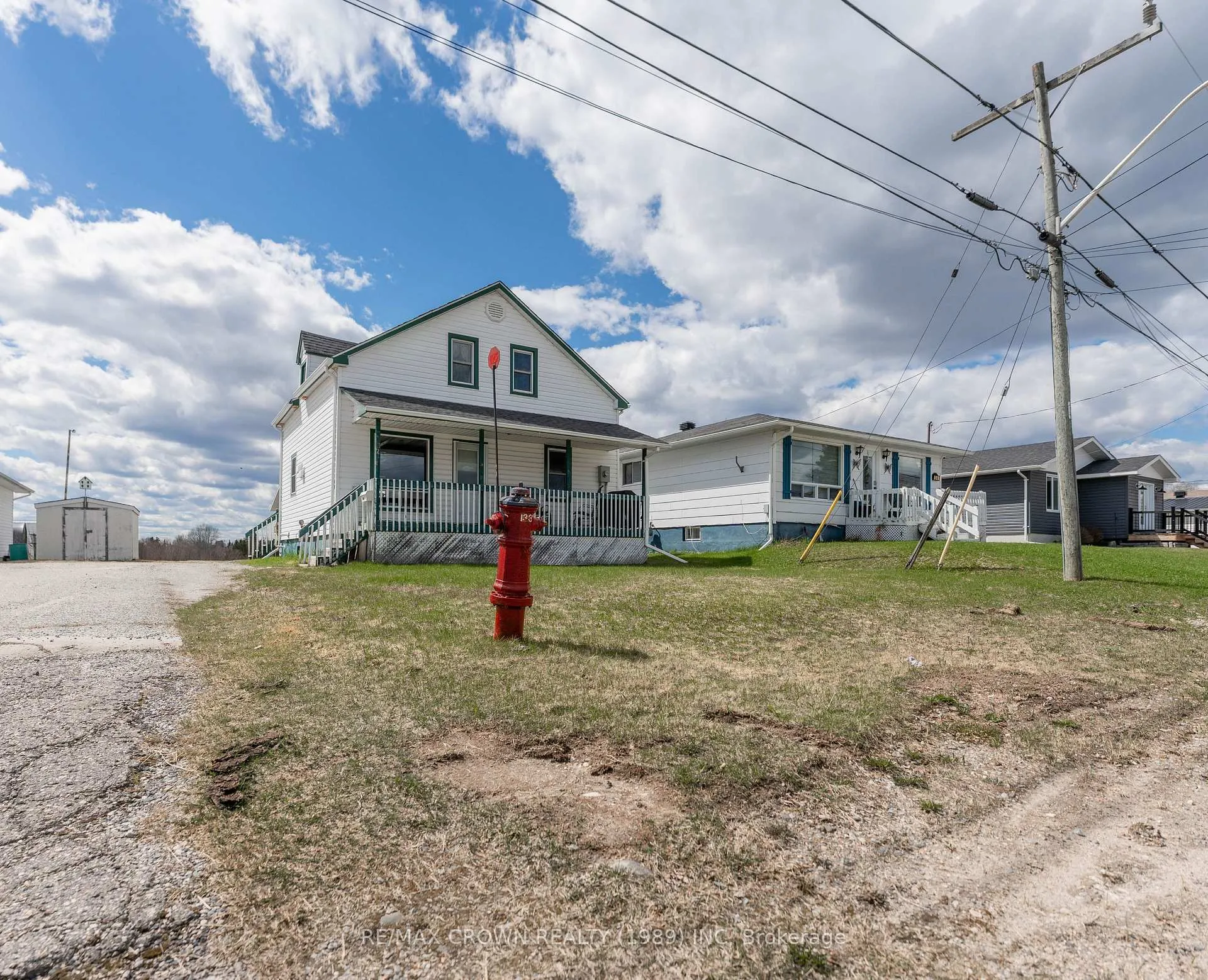 Photo of 32 Frontenac Crescent