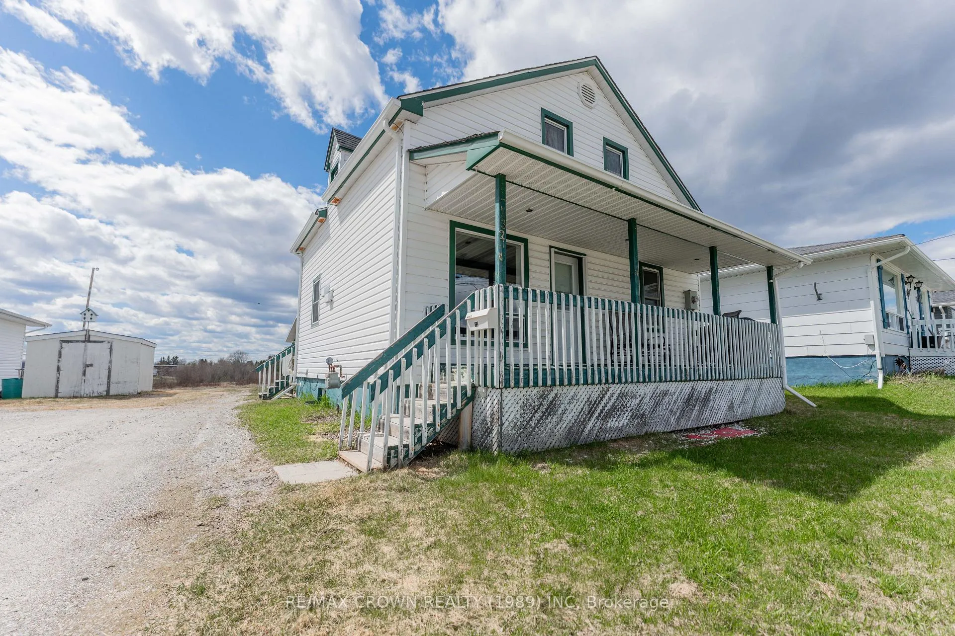 Photo 2 of 32 Frontenac Crescent, Kapuskasing — HOMEH