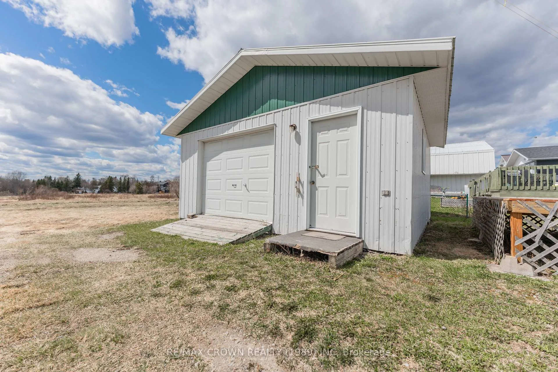 Photo 3 of 32 Frontenac Crescent, Kapuskasing — HOMEH