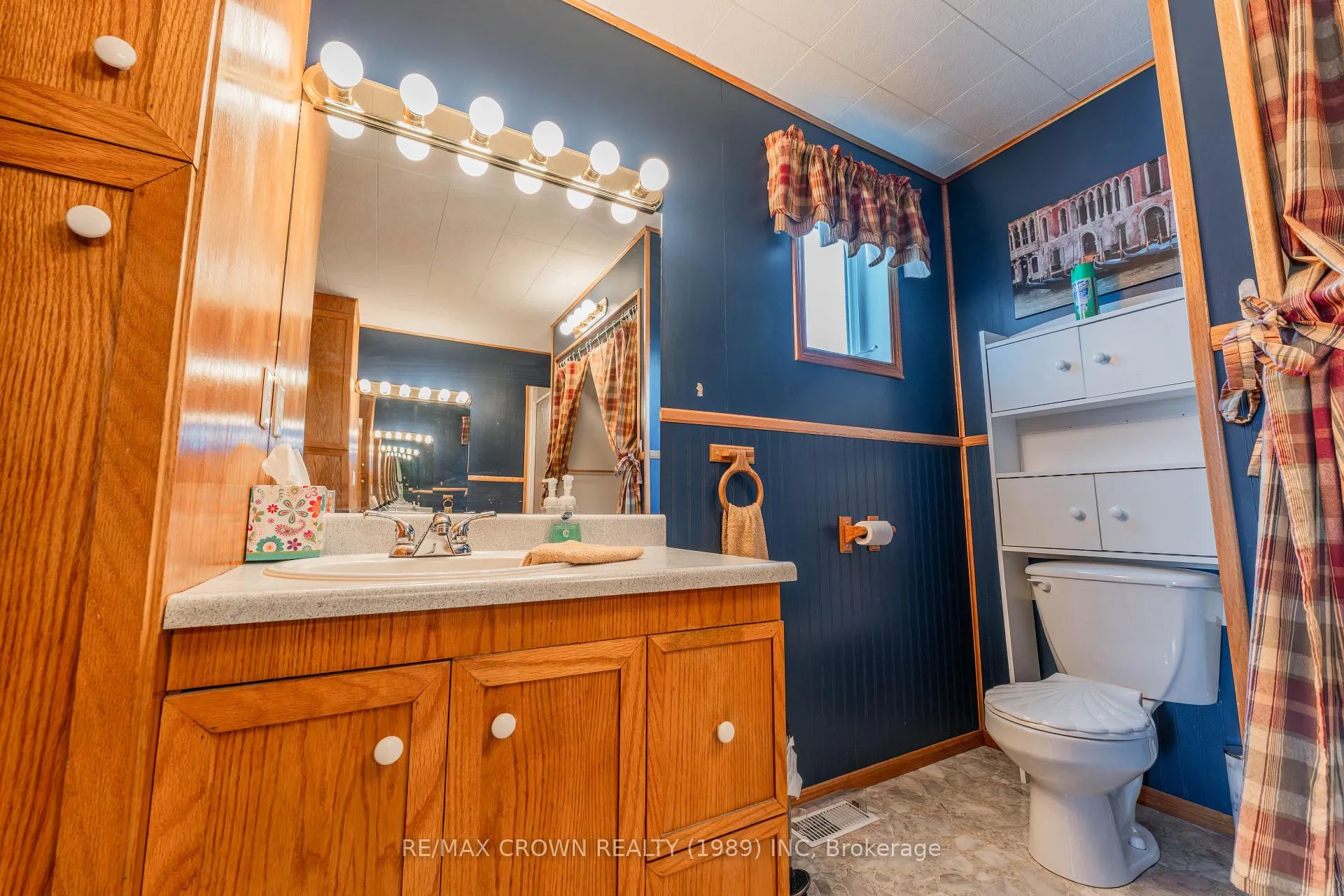 Photo 17 of 32 Frontenac Crescent, Kapuskasing — HOMEH