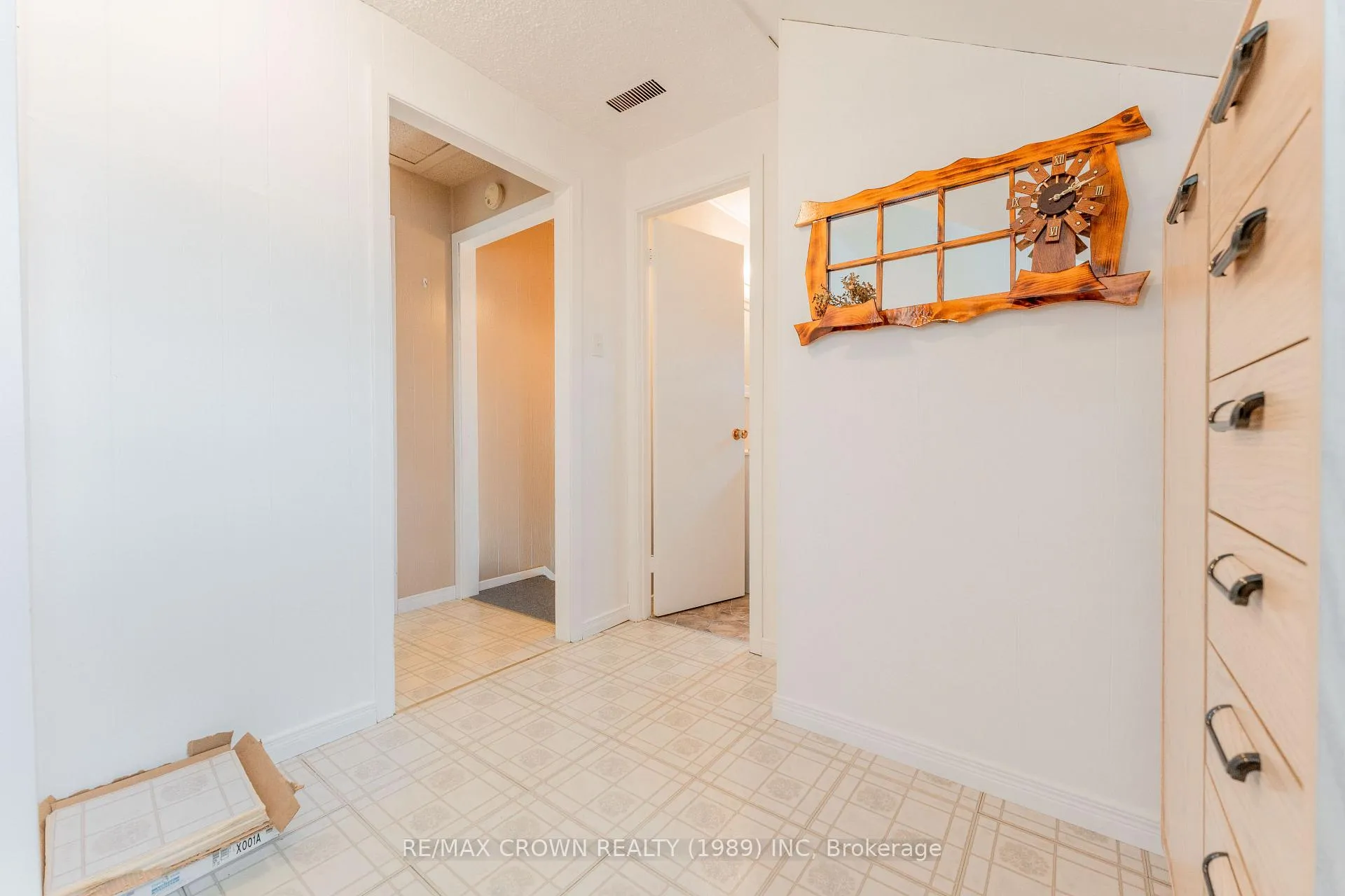 Photo 23 of 32 Frontenac Crescent, Kapuskasing — HOMEH