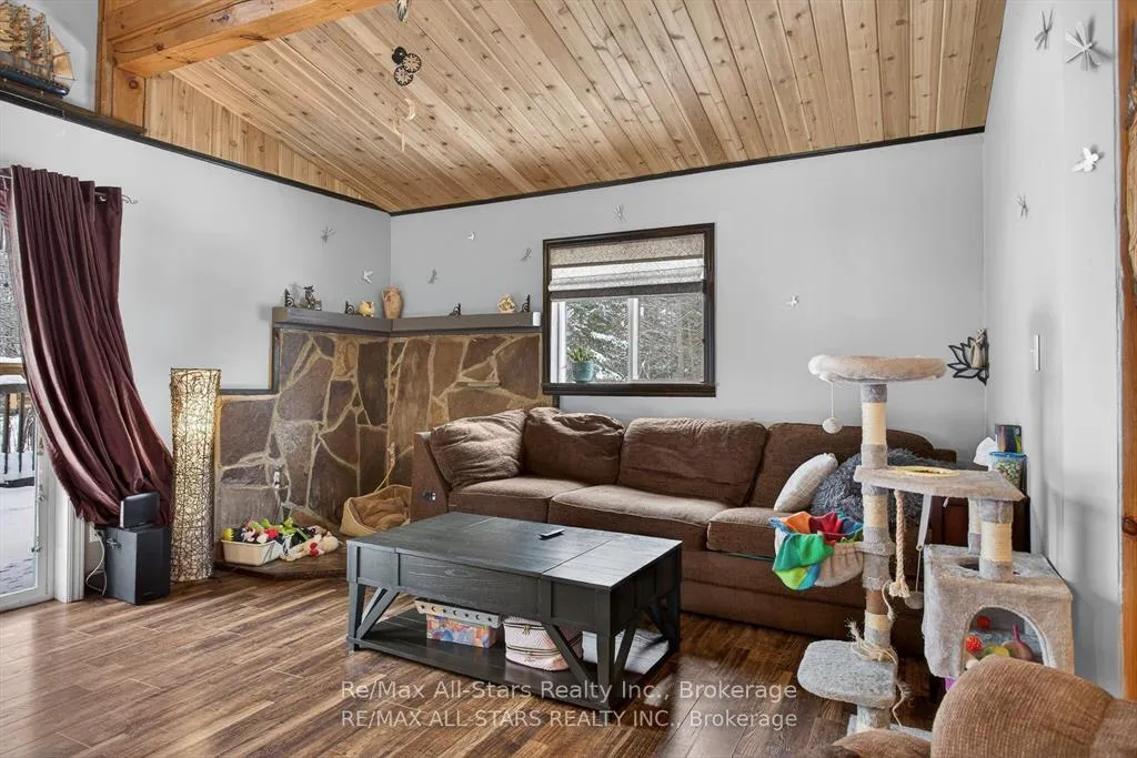 Photo 13 of 28 Pine Ridge Road, Kawartha Lakes, Laxton/Digby/Longford — HOMEH