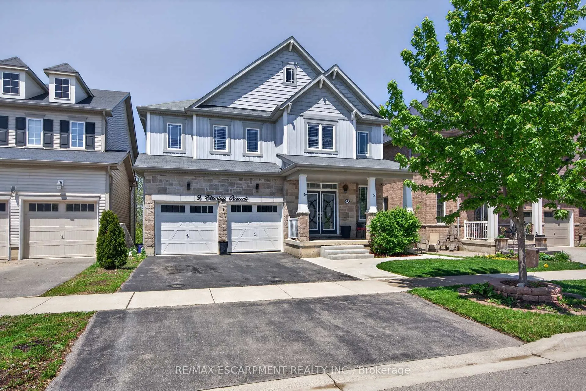 Photo 2 of 9 Fleming Crescent, Haldimand — HOMEH