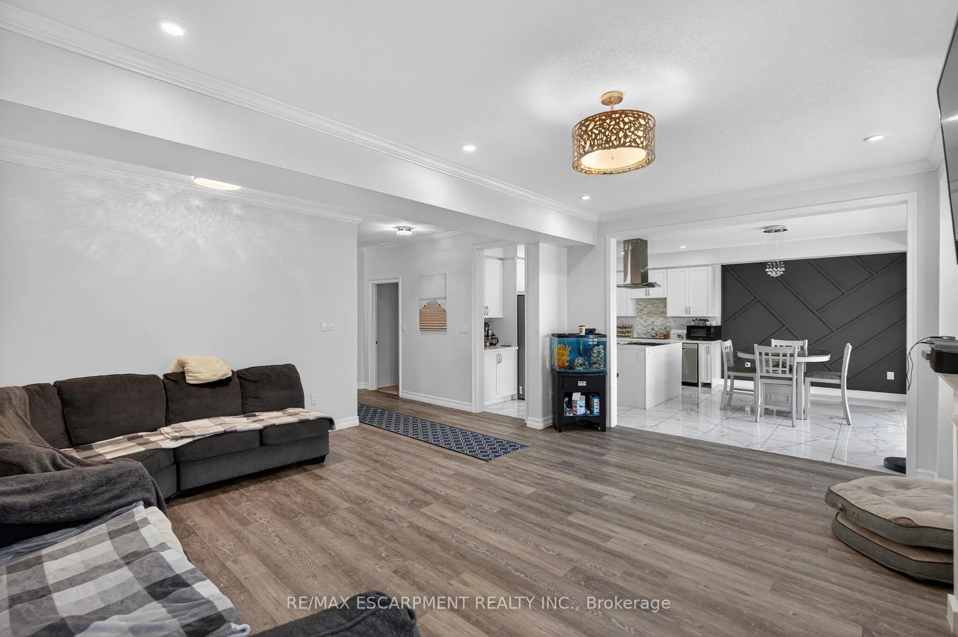 Photo 8 of 9 Fleming Crescent, Haldimand — HOMEH