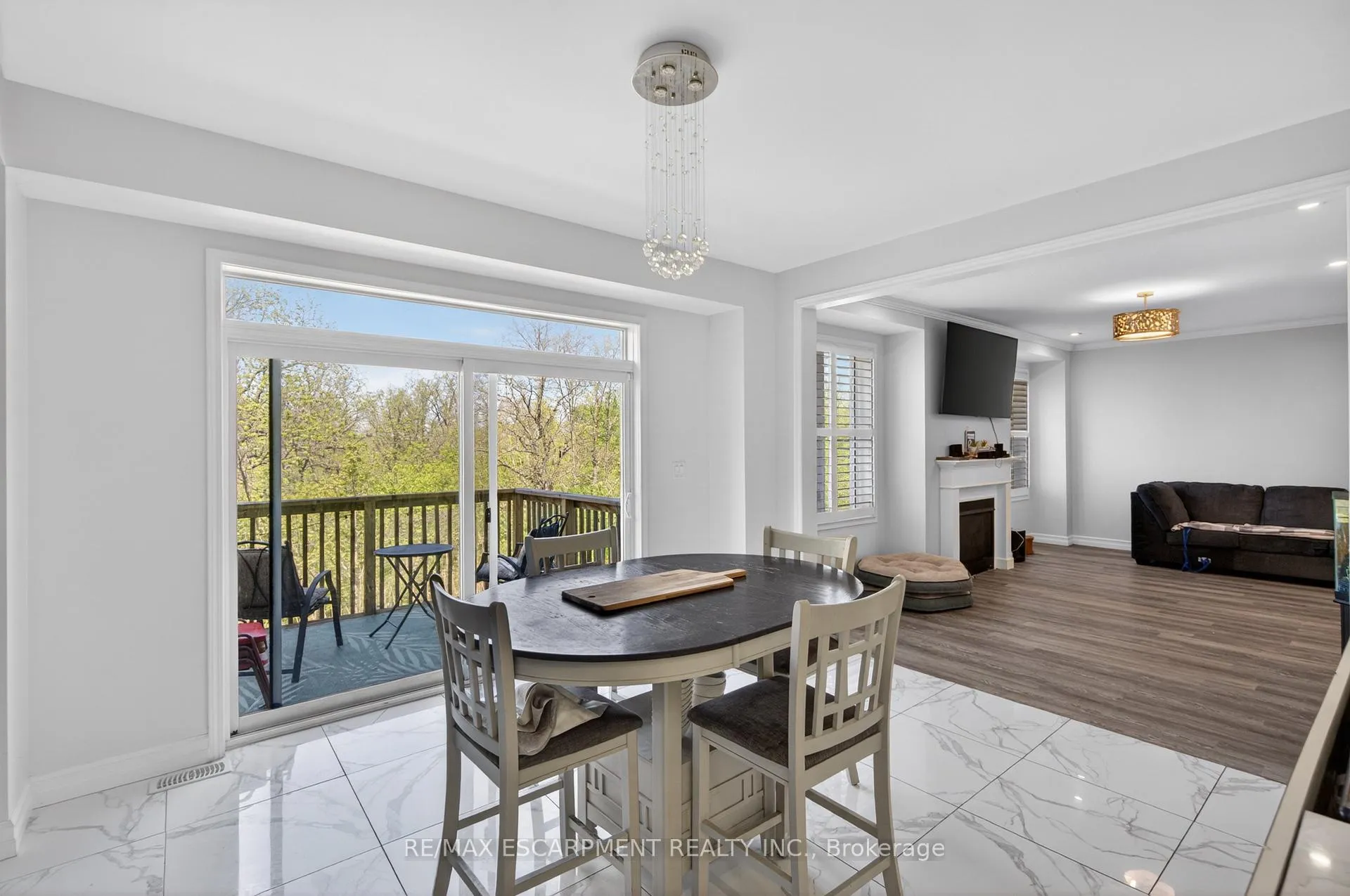 Photo 11 of 9 Fleming Crescent, Haldimand — HOMEH