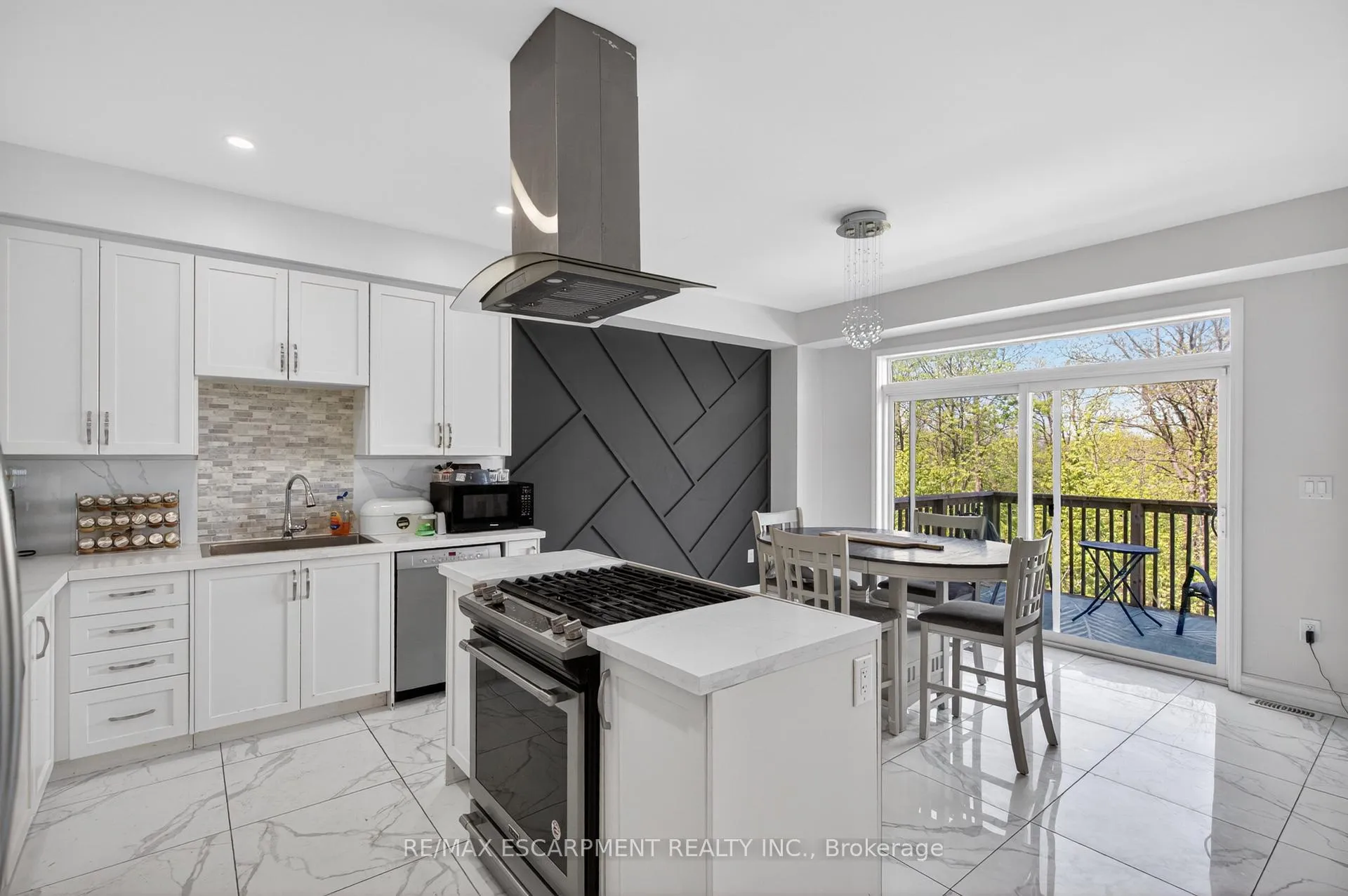 Photo 15 of 9 Fleming Crescent, Haldimand — HOMEH