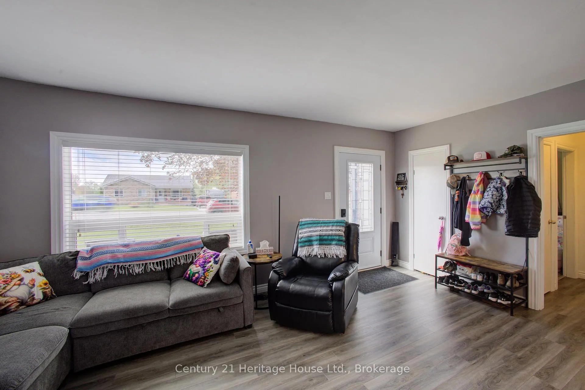 Photo 8 of 508 Durham Road W, West Grey — HOMEH