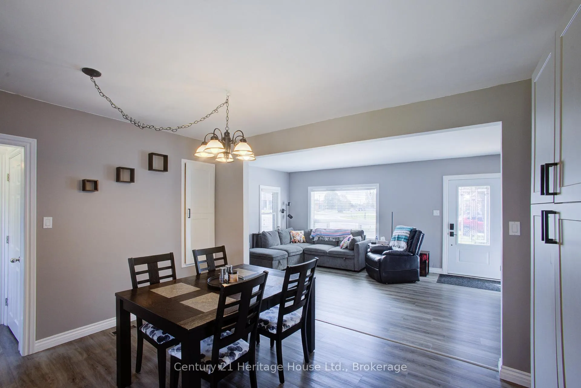 Photo 10 of 508 Durham Road W, West Grey — HOMEH