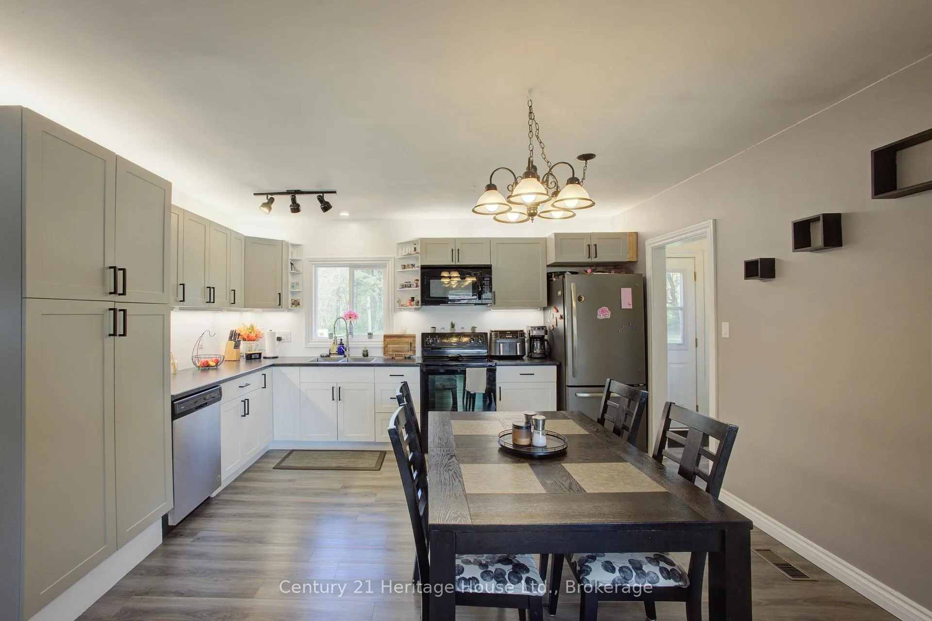 Photo 14 of 508 Durham Road W, West Grey — HOMEH