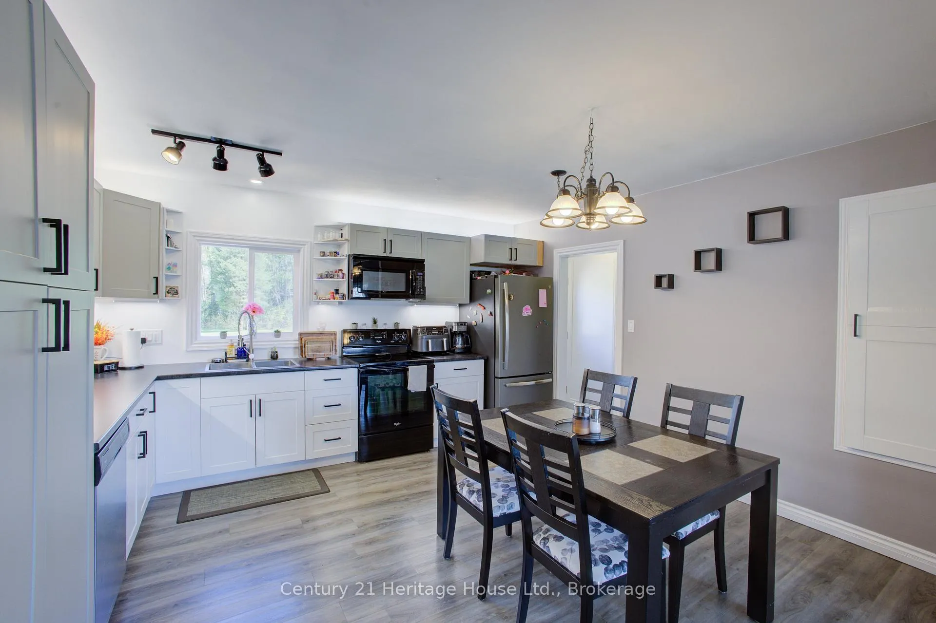 Photo 15 of 508 Durham Road W, West Grey — HOMEH