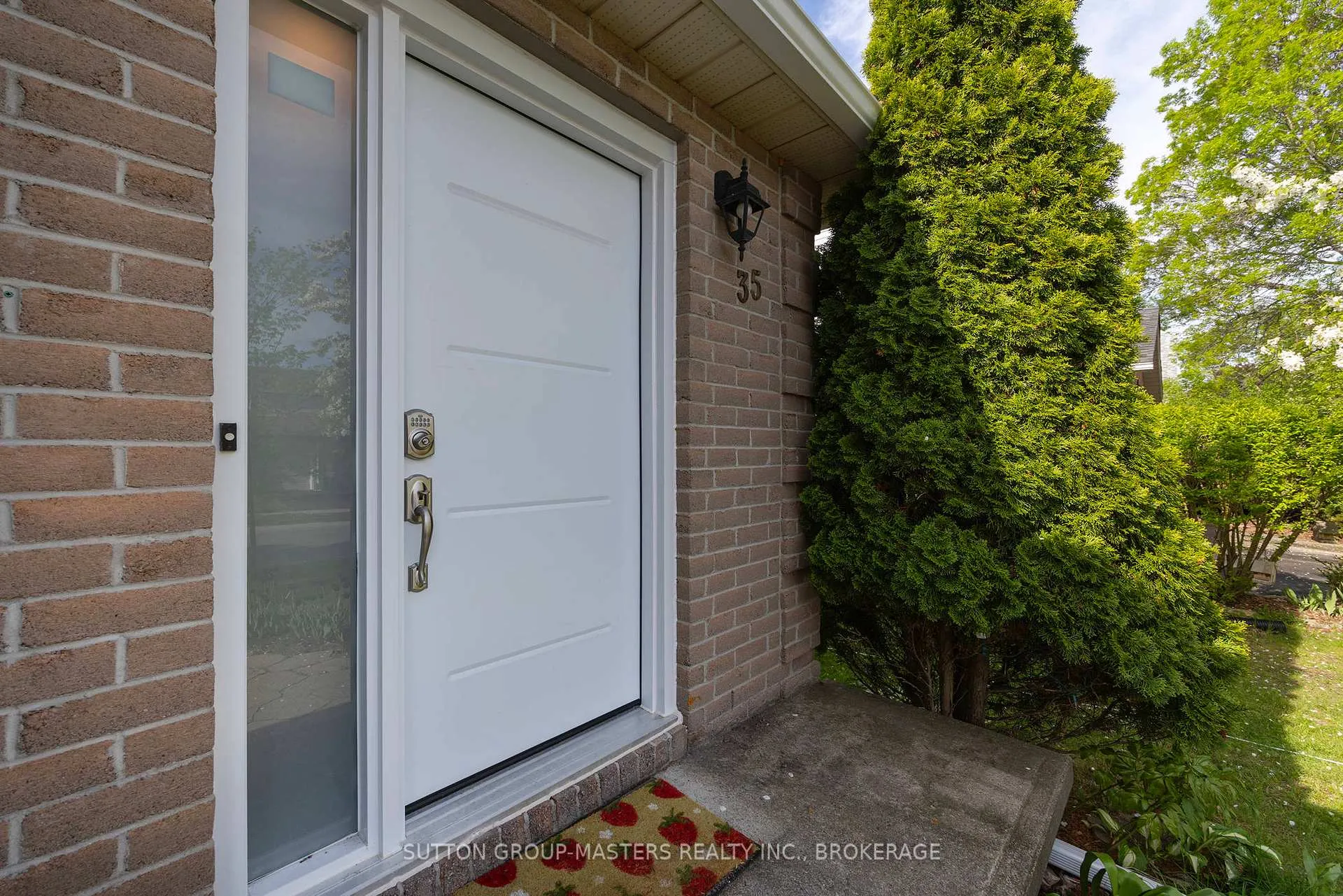 Photo 5 of 35 Rose Abbey Drive, Kingston, Kingston East (Incl Barret Crt) — HOMEH