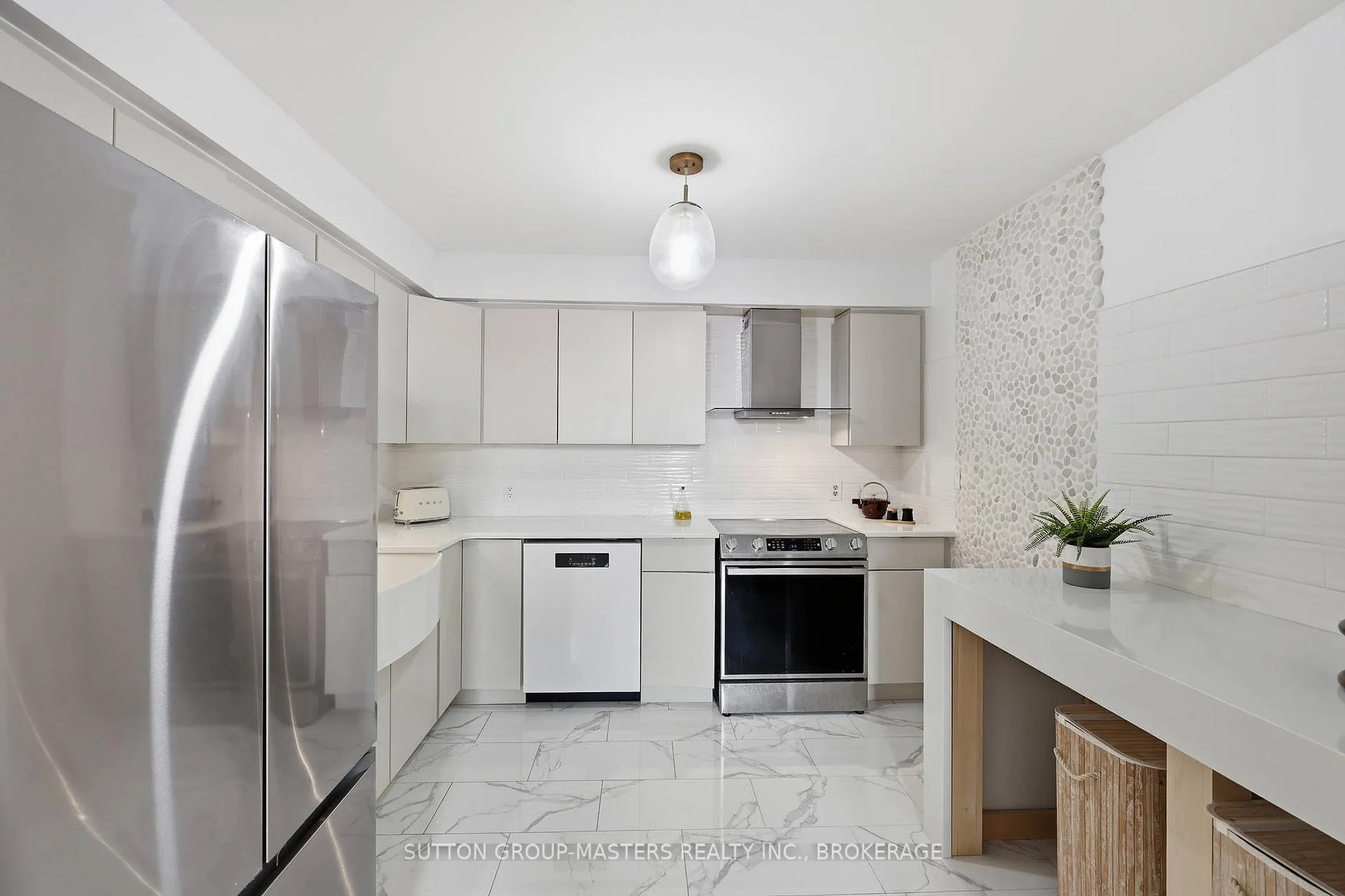 Photo 12 of 35 Rose Abbey Drive, Kingston, Kingston East (Incl Barret Crt) — HOMEH