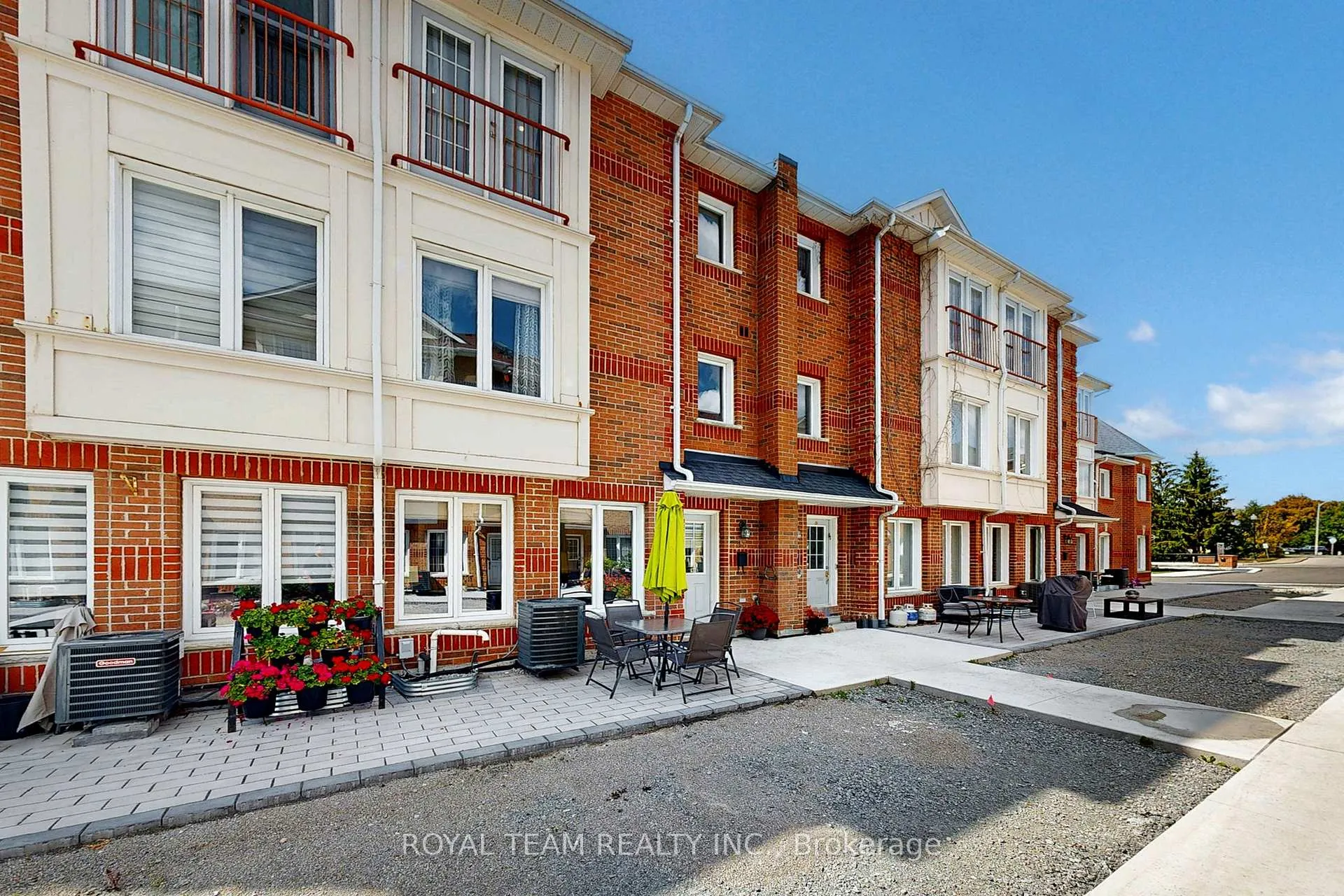 Photo 1 of Unit 57, 151 Townsgate Drive, Vaughan, Crestwood-Springfarm-Yorkhill — HOMEH