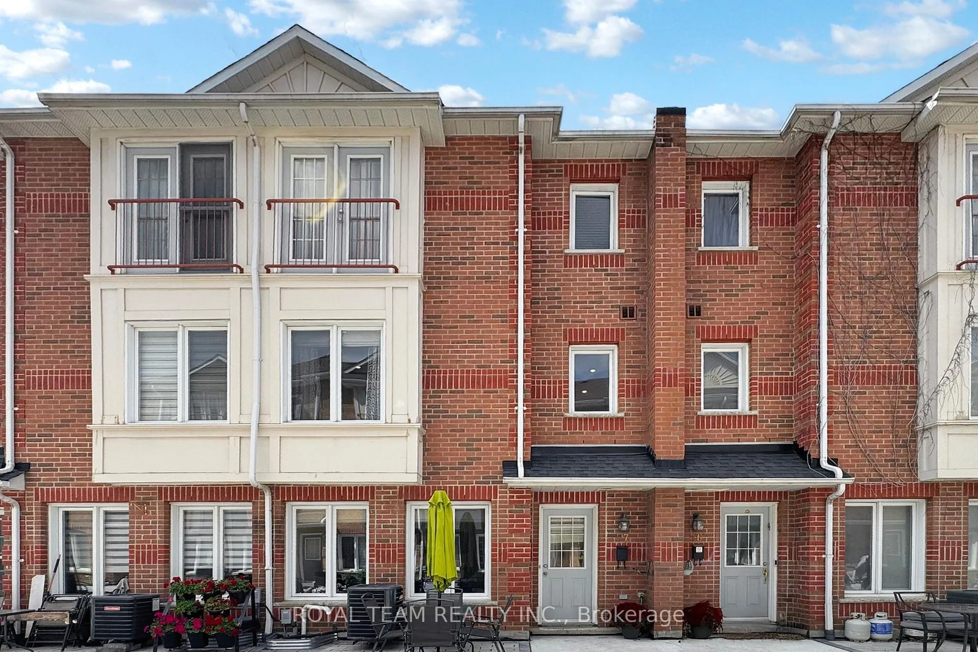 Photo 2 of Unit 57, 151 Townsgate Drive, Vaughan, Crestwood-Springfarm-Yorkhill — HOMEH