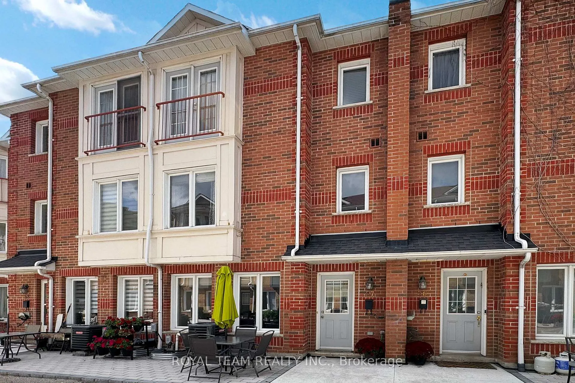 Photo 3 of Unit 57, 151 Townsgate Drive, Vaughan, Crestwood-Springfarm-Yorkhill — HOMEH