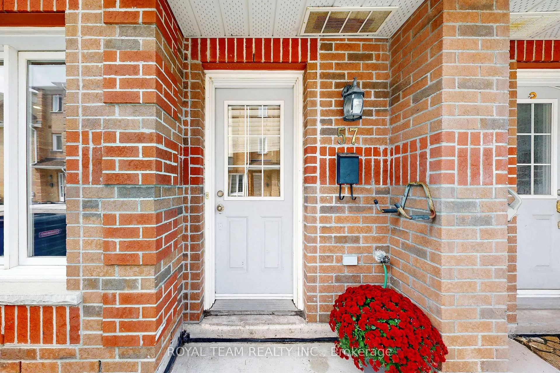 Photo 4 of Unit 57, 151 Townsgate Drive, Vaughan, Crestwood-Springfarm-Yorkhill — HOMEH