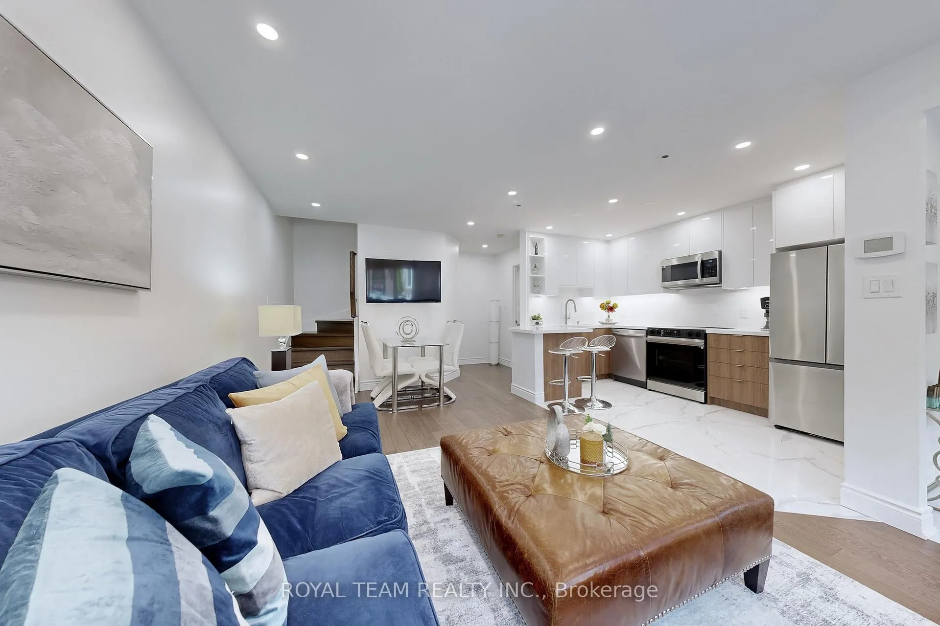 Photo 9 of Unit 57, 151 Townsgate Drive, Vaughan, Crestwood-Springfarm-Yorkhill — HOMEH