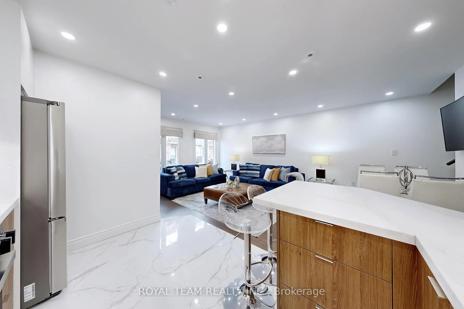Photo 13 of Unit 57, 151 Townsgate Drive, Vaughan, Crestwood-Springfarm-Yorkhill — HOMEH