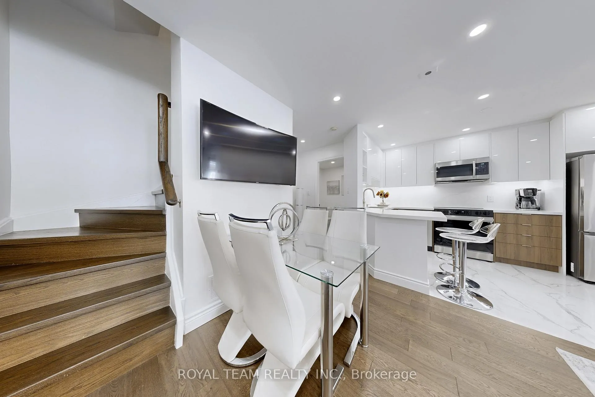 Photo 15 of Unit 57, 151 Townsgate Drive, Vaughan, Crestwood-Springfarm-Yorkhill — HOMEH