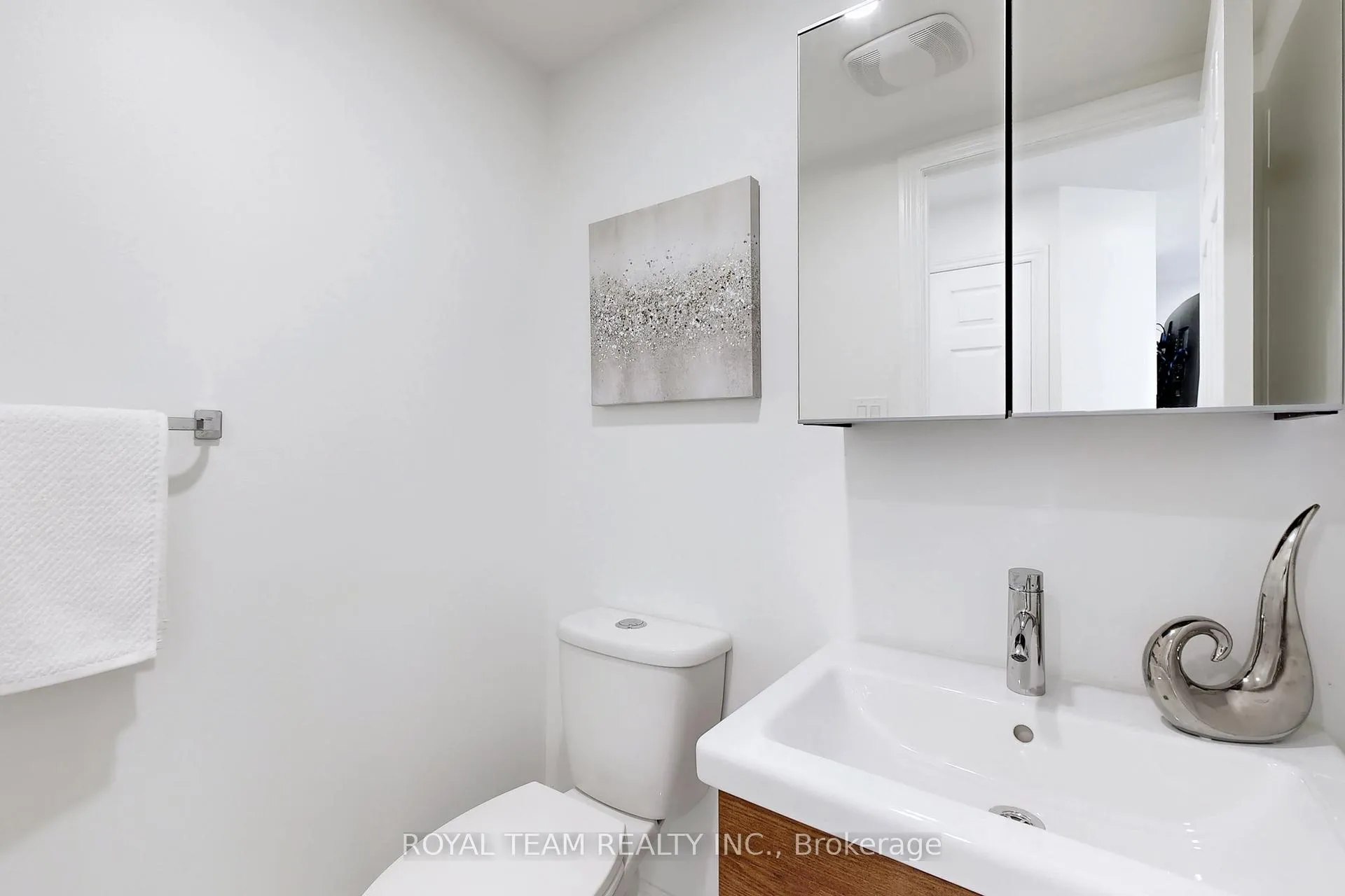 Photo 17 of Unit 57, 151 Townsgate Drive, Vaughan, Crestwood-Springfarm-Yorkhill — HOMEH