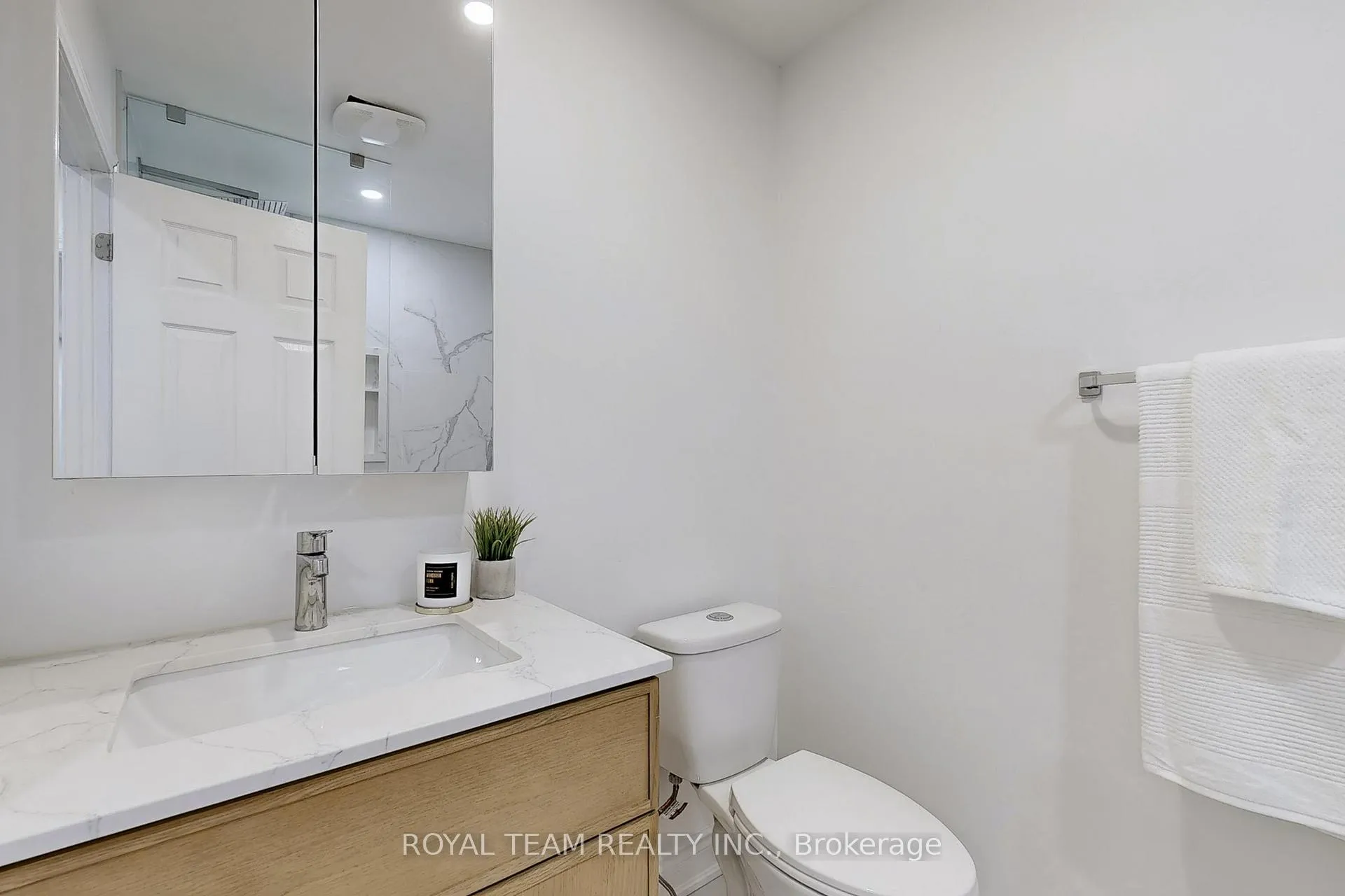 Photo 26 of Unit 57, 151 Townsgate Drive, Vaughan, Crestwood-Springfarm-Yorkhill — HOMEH