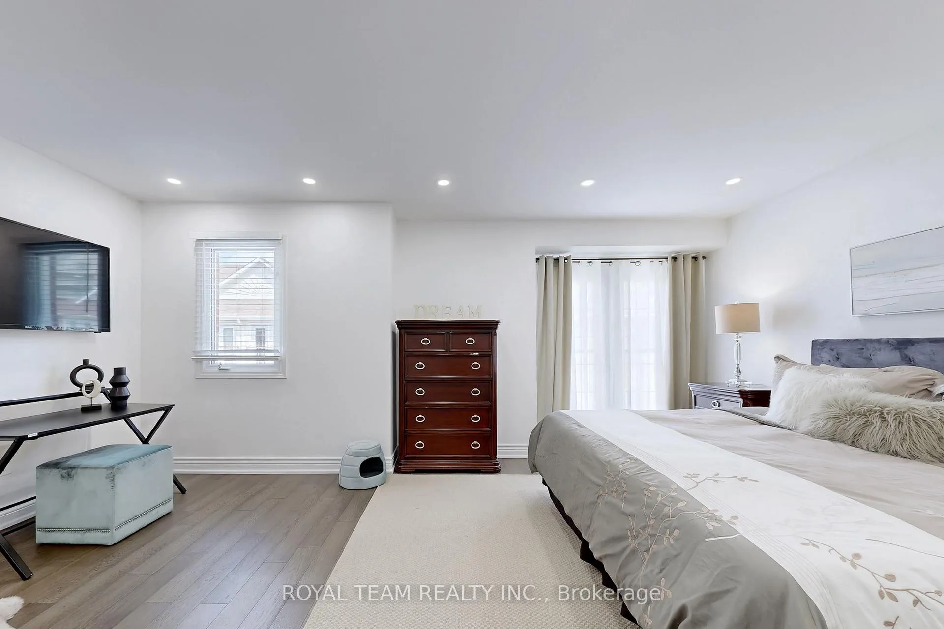 Photo 32 of Unit 57, 151 Townsgate Drive, Vaughan, Crestwood-Springfarm-Yorkhill — HOMEH