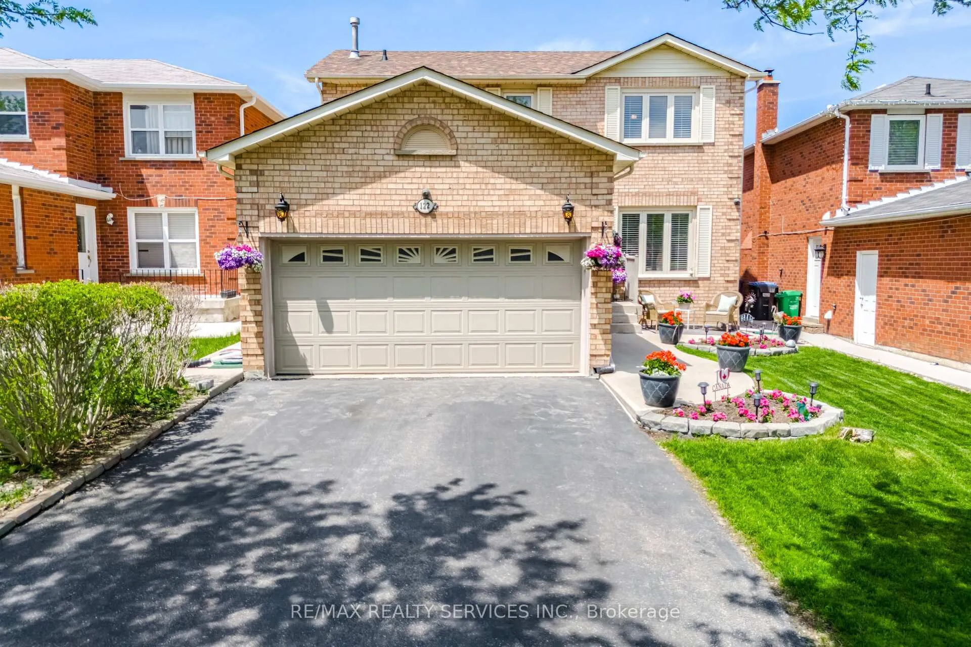 Photo 1 of 122 Flowertown Avenue, Brampton, Northwood Park — HOMEH