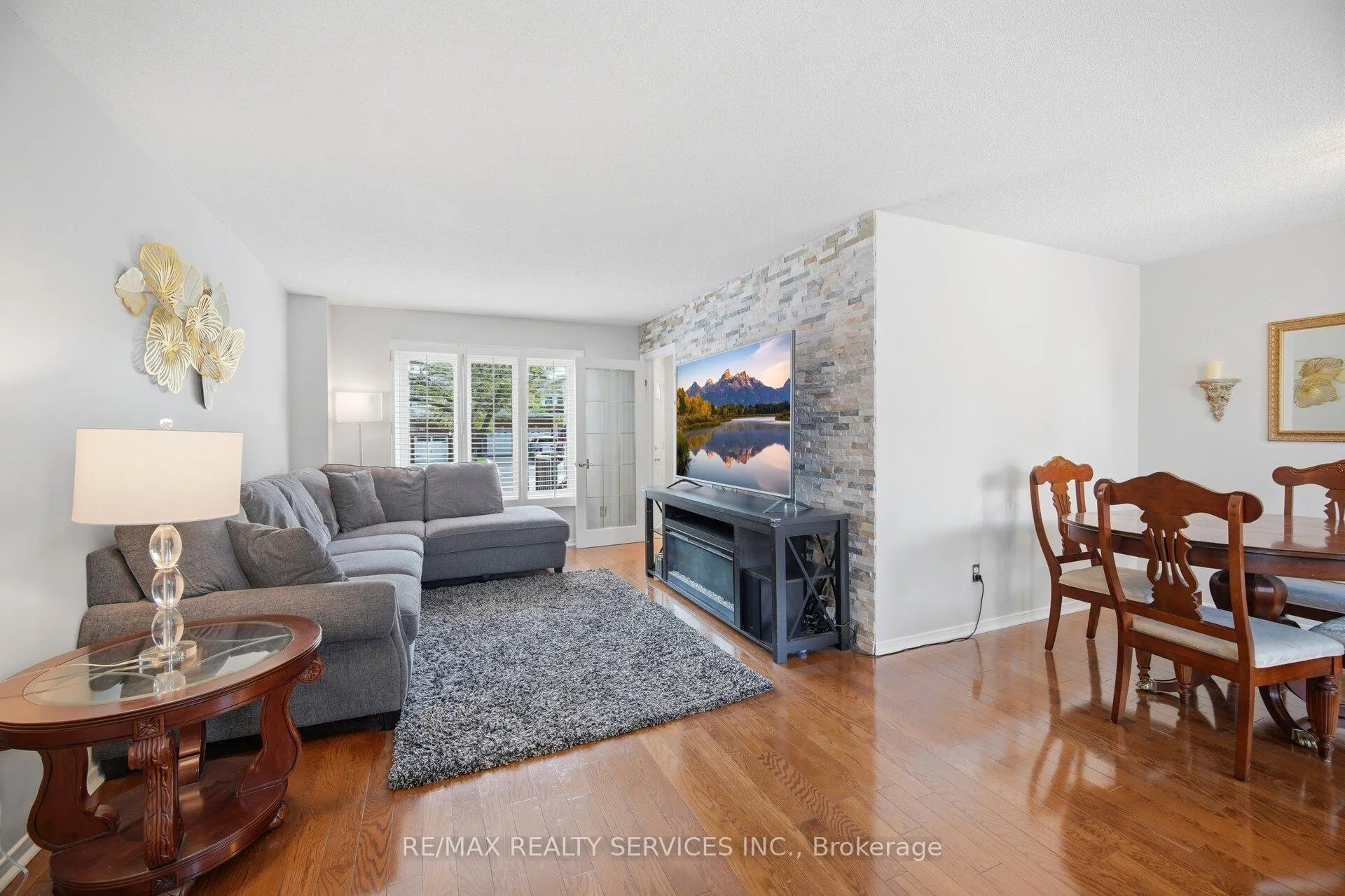 Photo 7 of 122 Flowertown Avenue, Brampton, Northwood Park — HOMEH